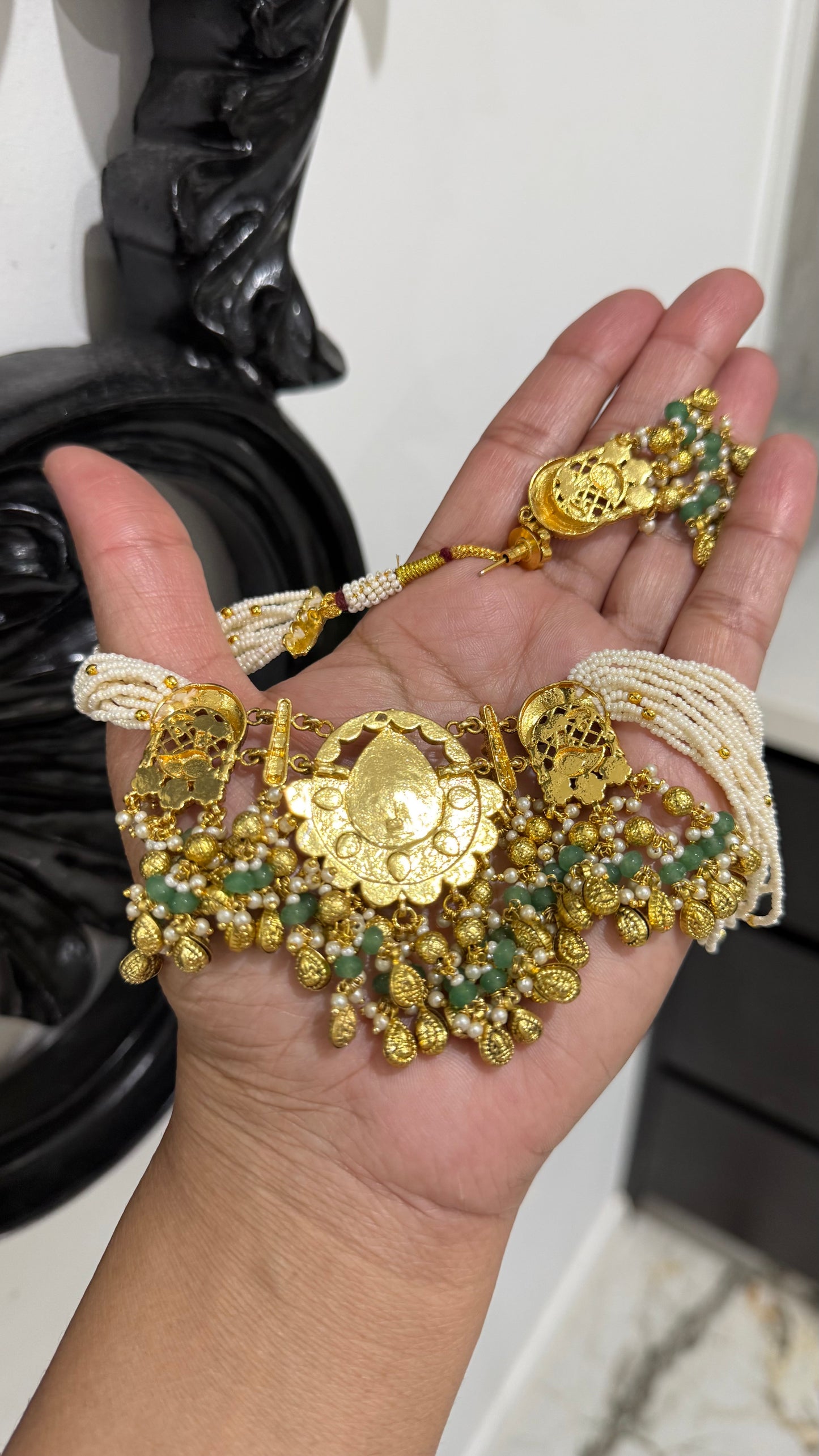 Pachi kundan choker necklace with earrings gold plated