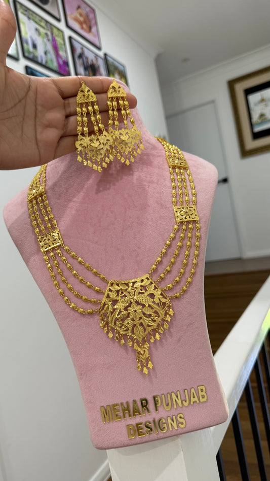 Premium quality gold plated Raani haar with matching earrings Sandookh collection