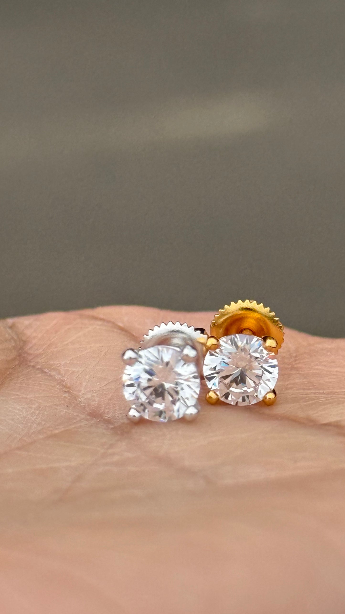 Premium studs gold look