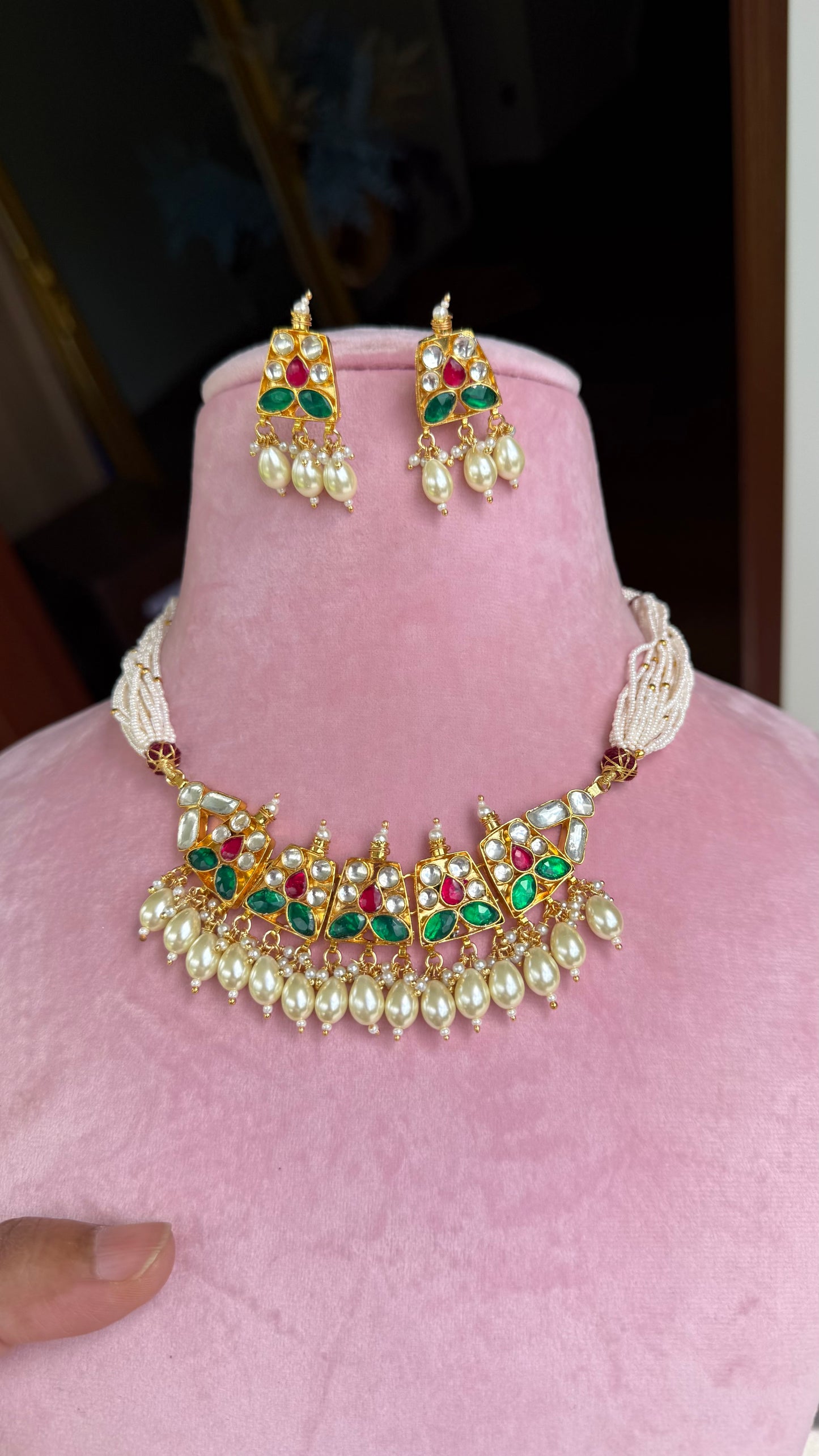 Pachi Kundan choker necklace with matching earrings