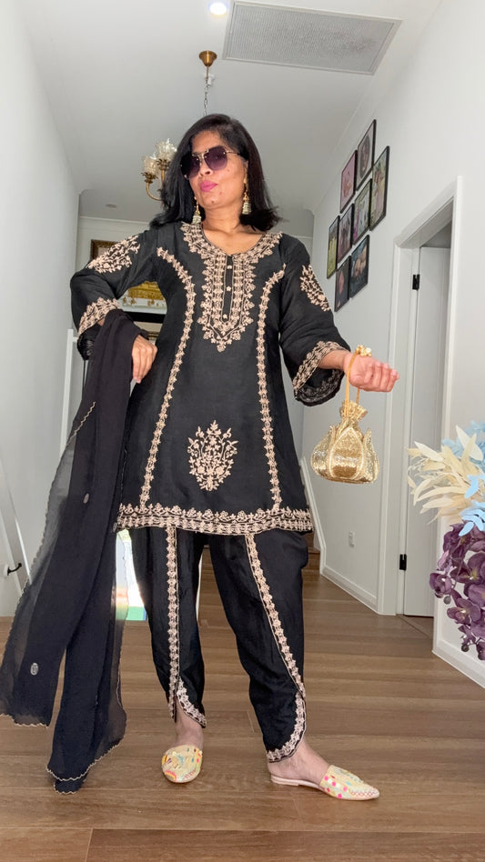 Elegant dhoti salwar suit for women with kurta and dupatta – modern Punjabi ethnic wear