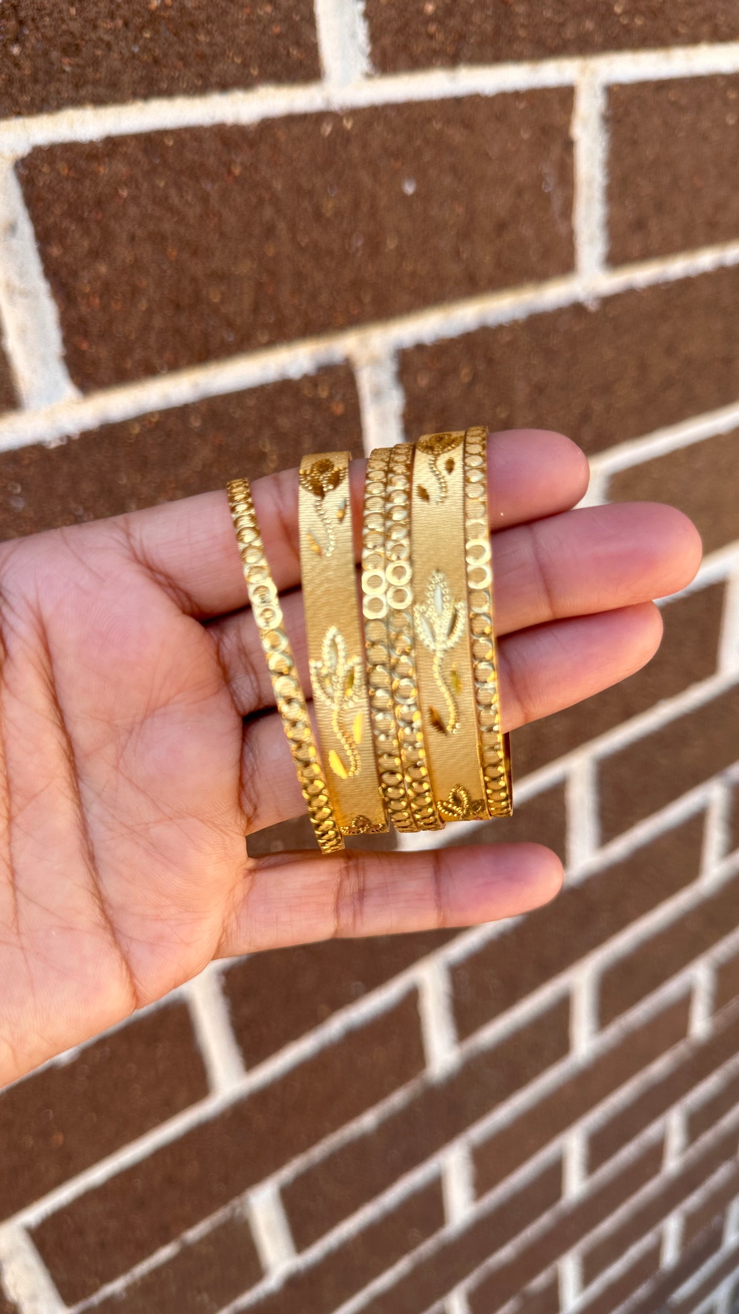 Gold look bangle