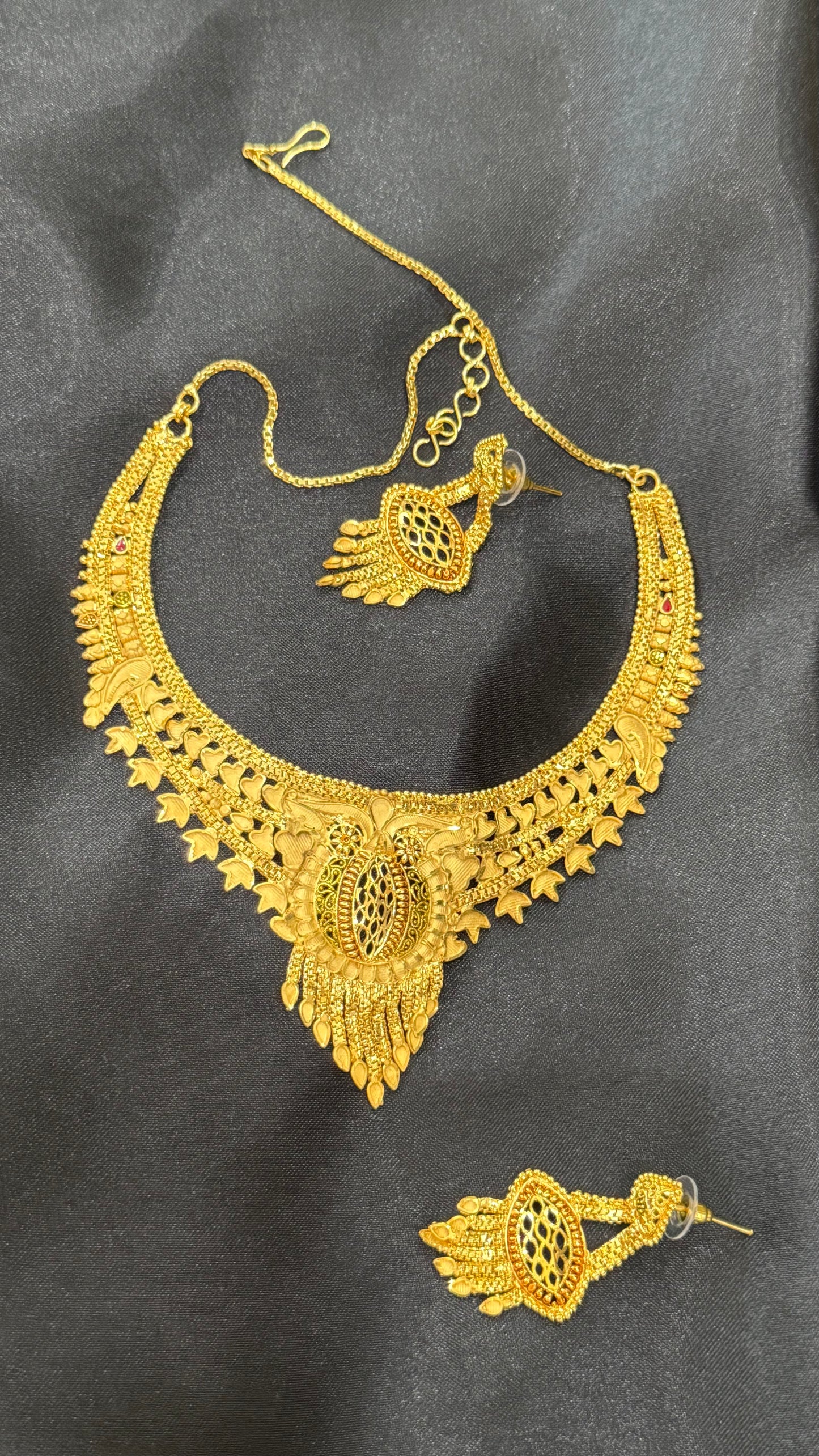 Gold plated necklace with earrings