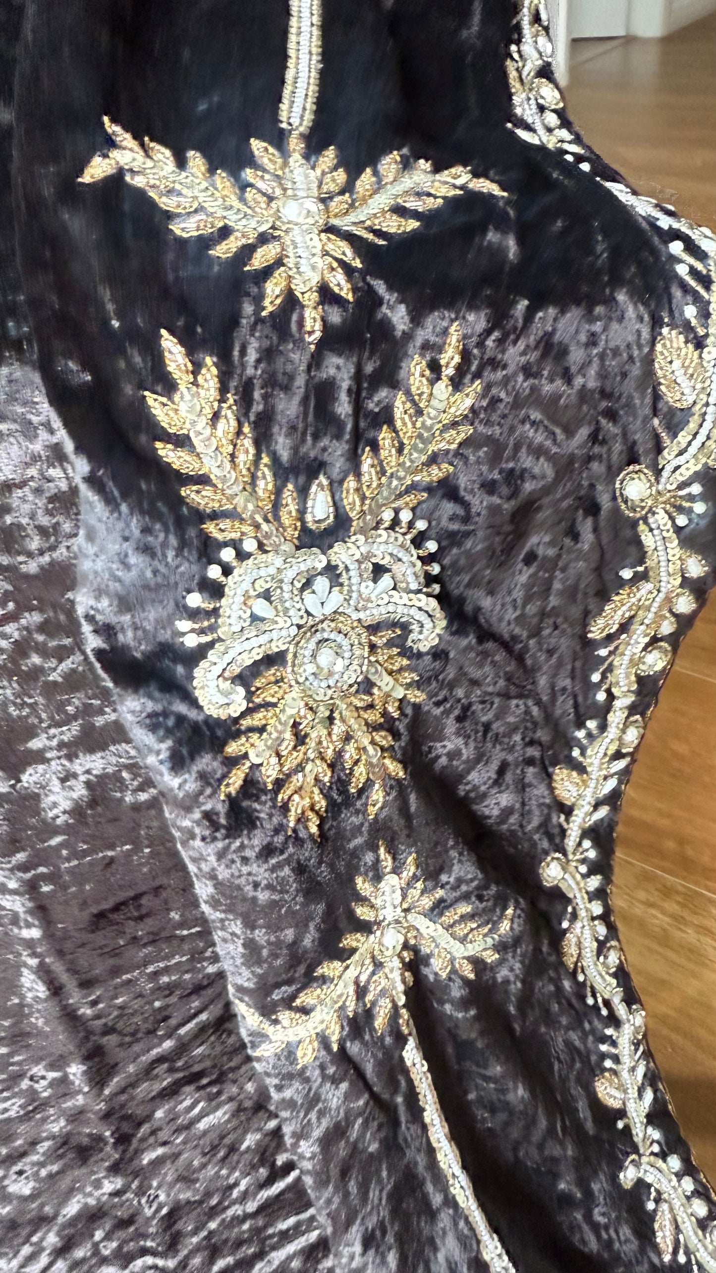 Luxurious Velvet Shawl for Winter | Warm & Elegant Wraps shawl/dupatta for bride or groom