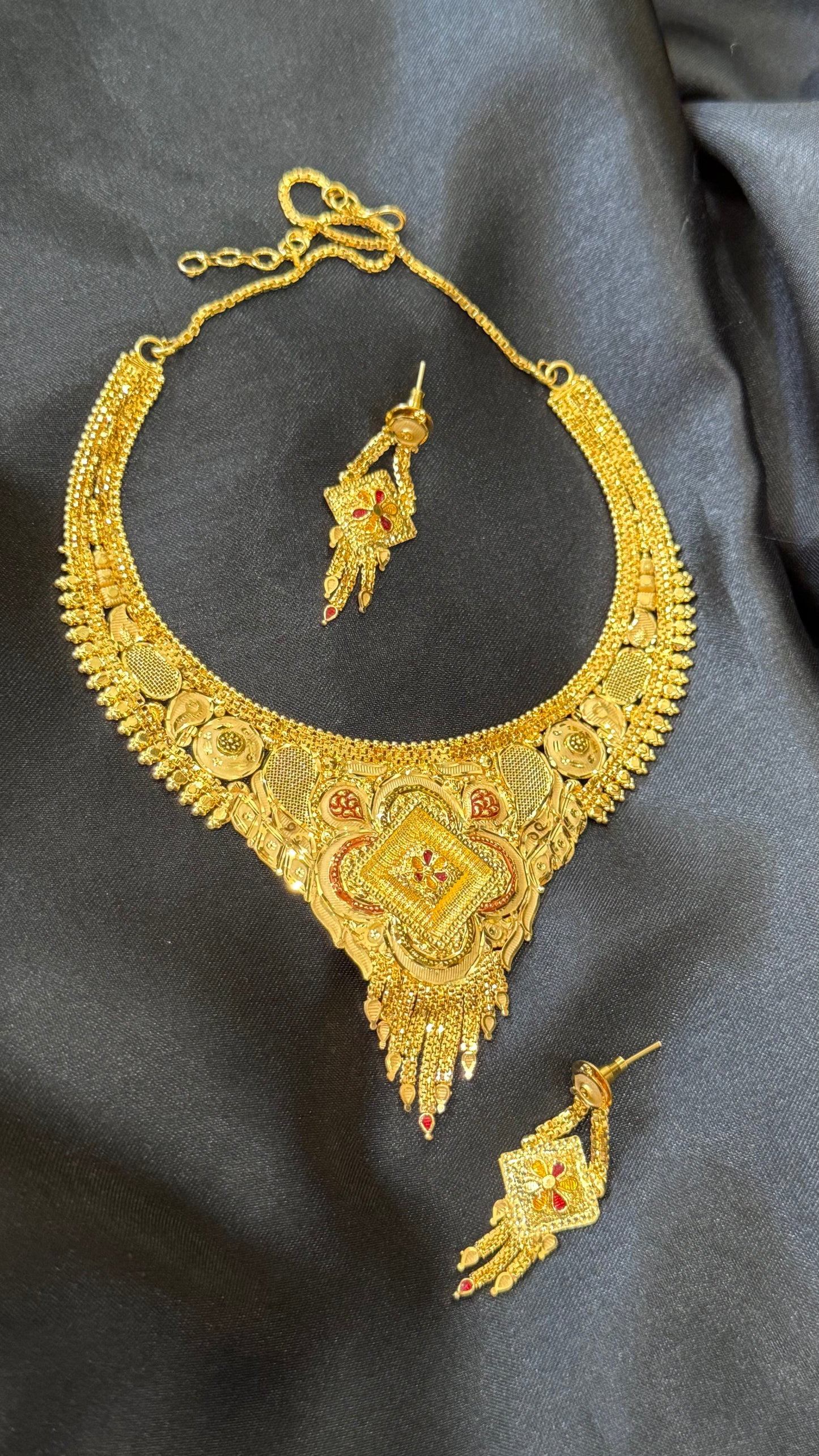 Gold plated necklace with earrings