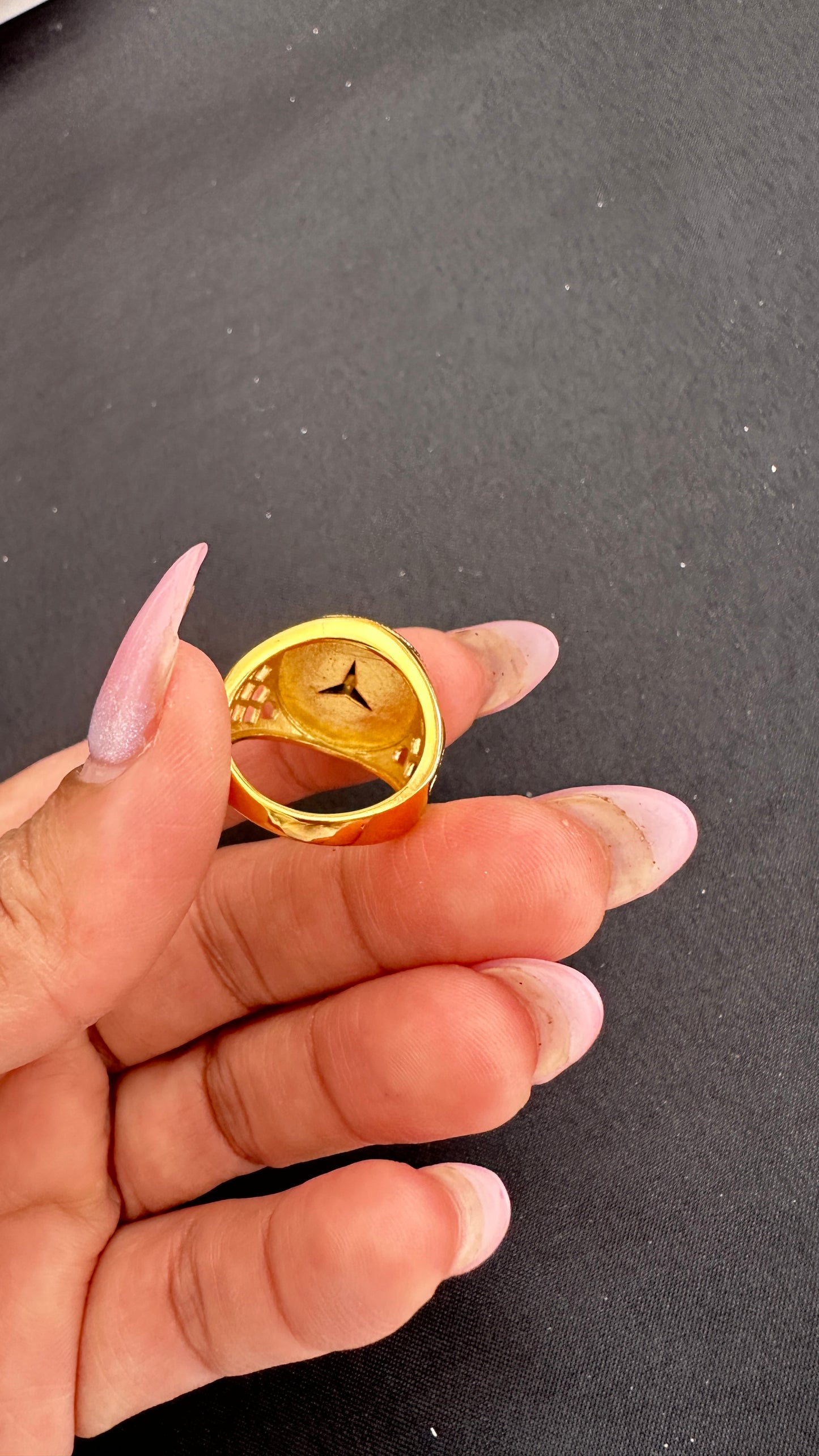 Mens gold look ring