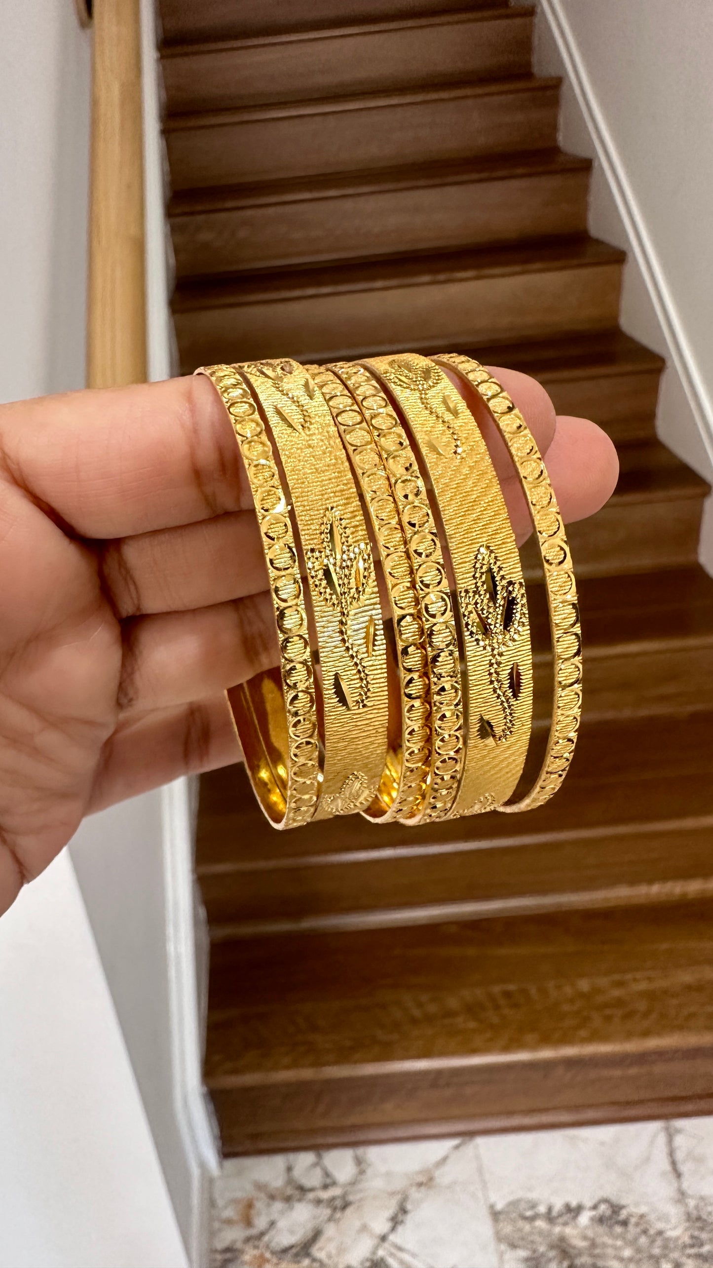 Gold look bangle
