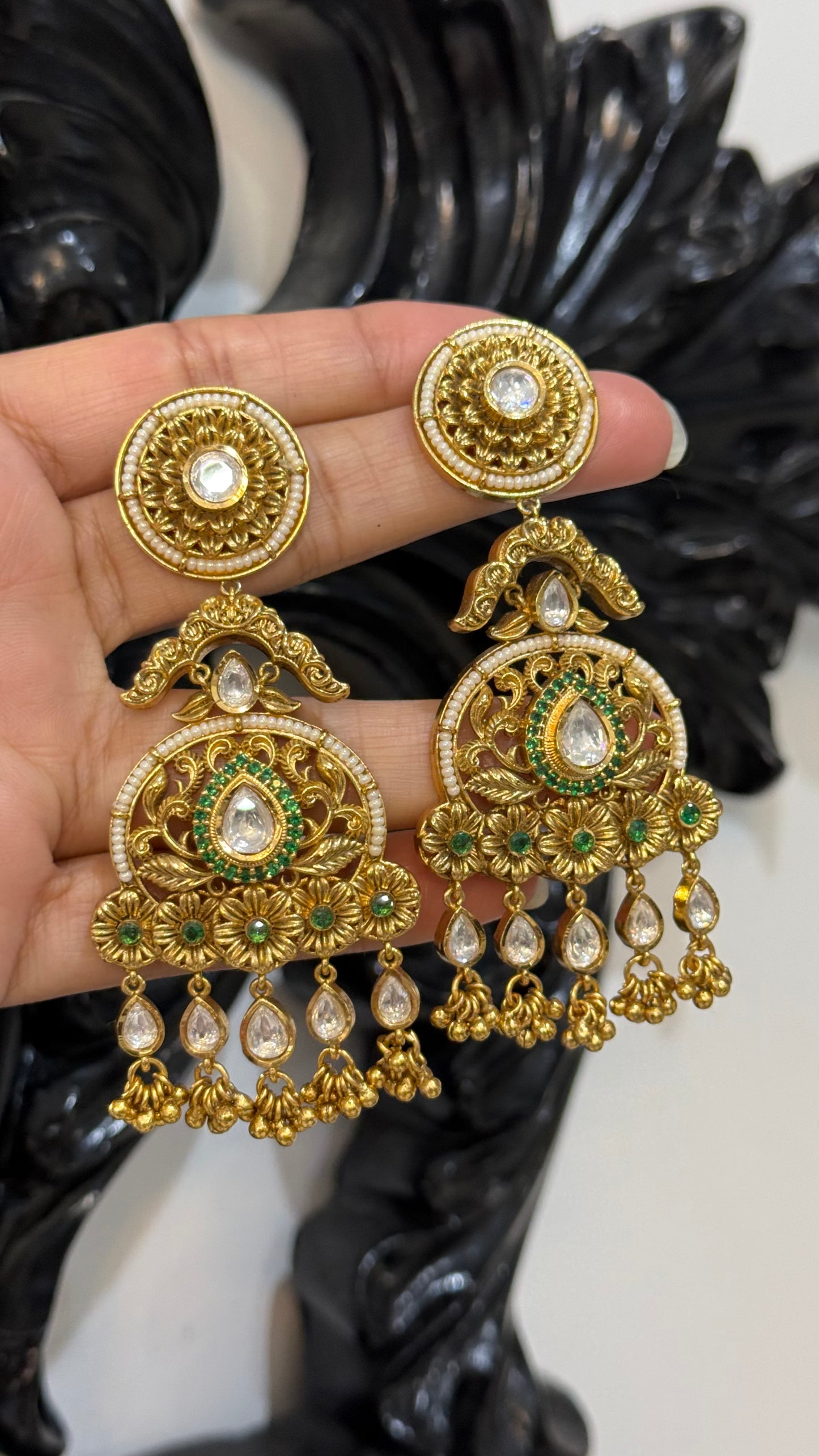Antique look earrings gold plated