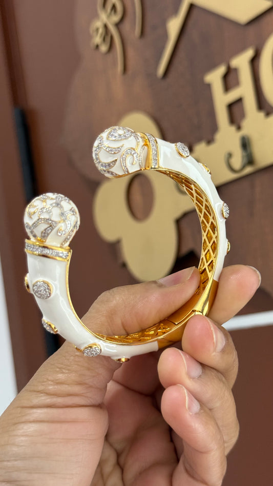 Gold plated free size statement bracelet / Kangan