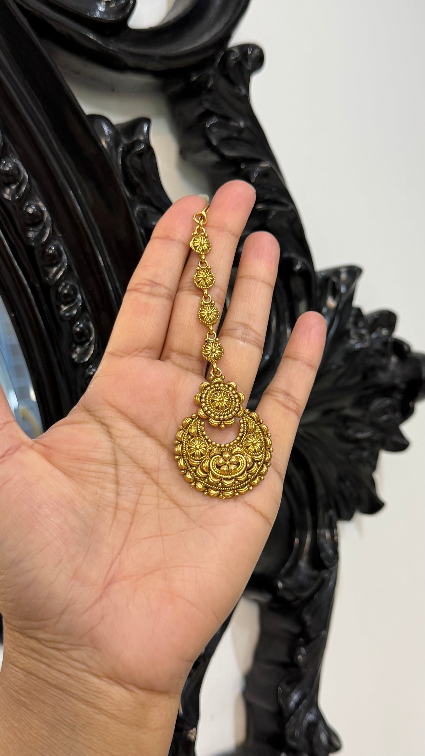 Antique look tikka