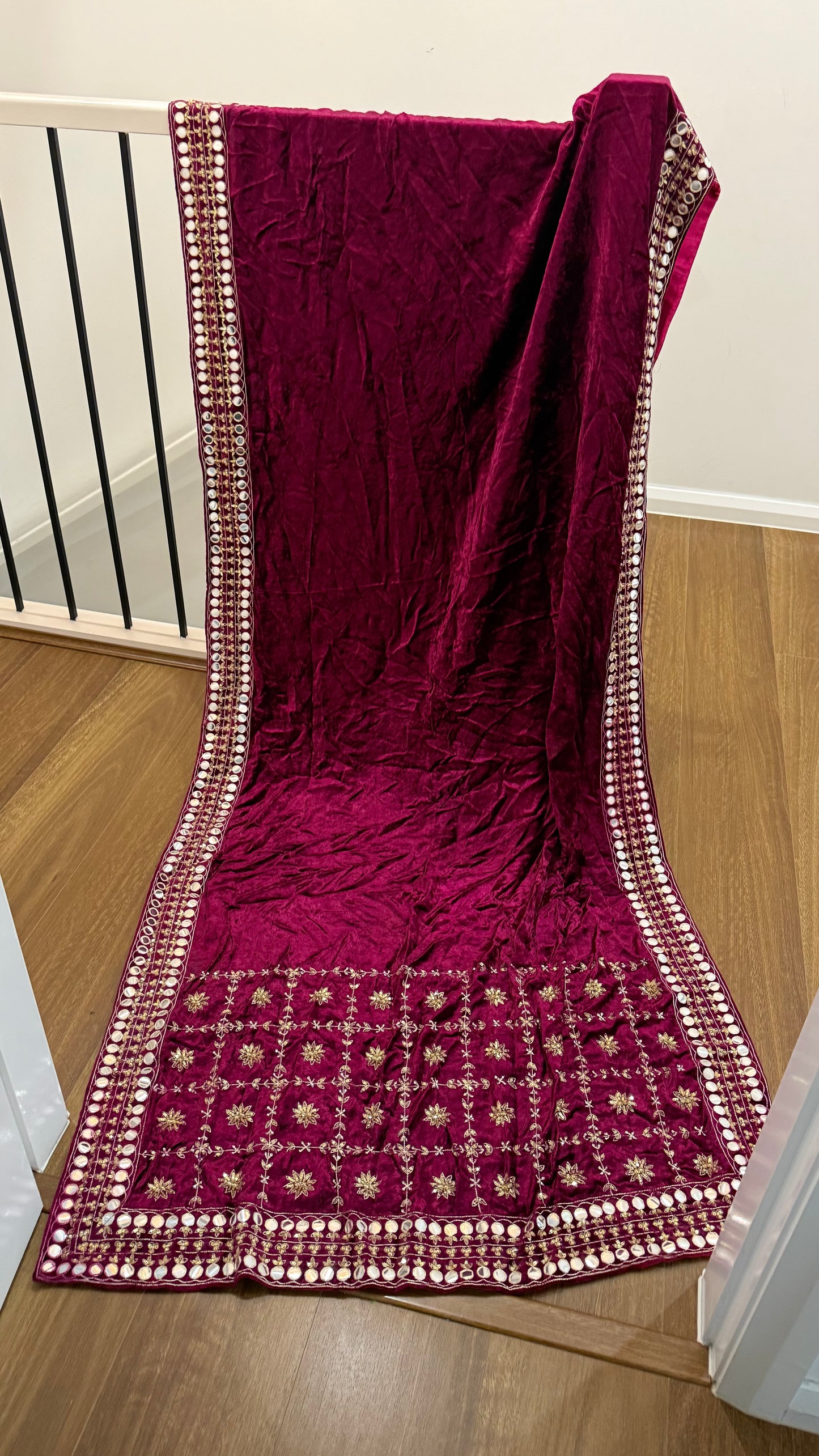 Pure velvet shawl hand work