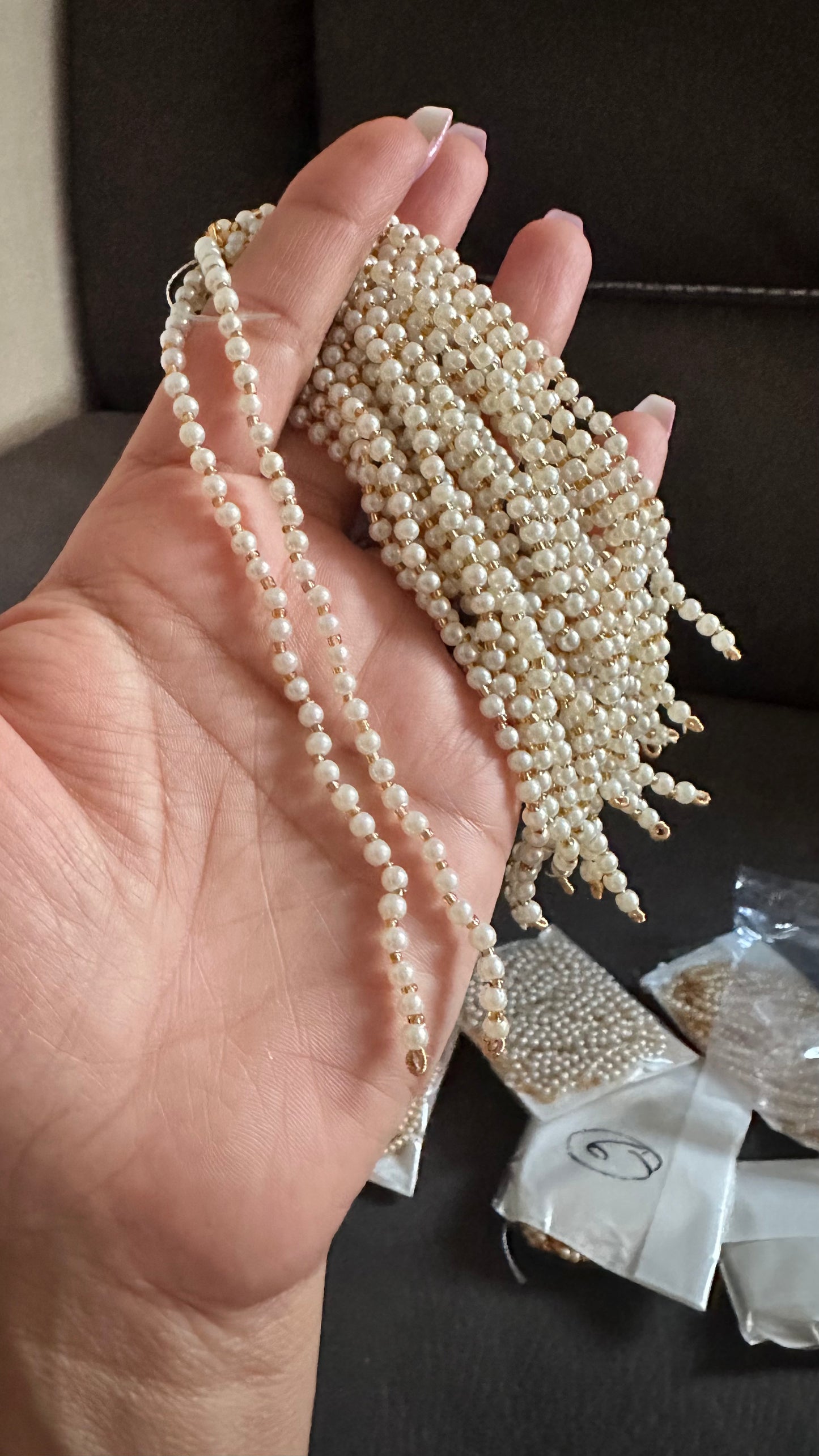 Sahare for earrings support