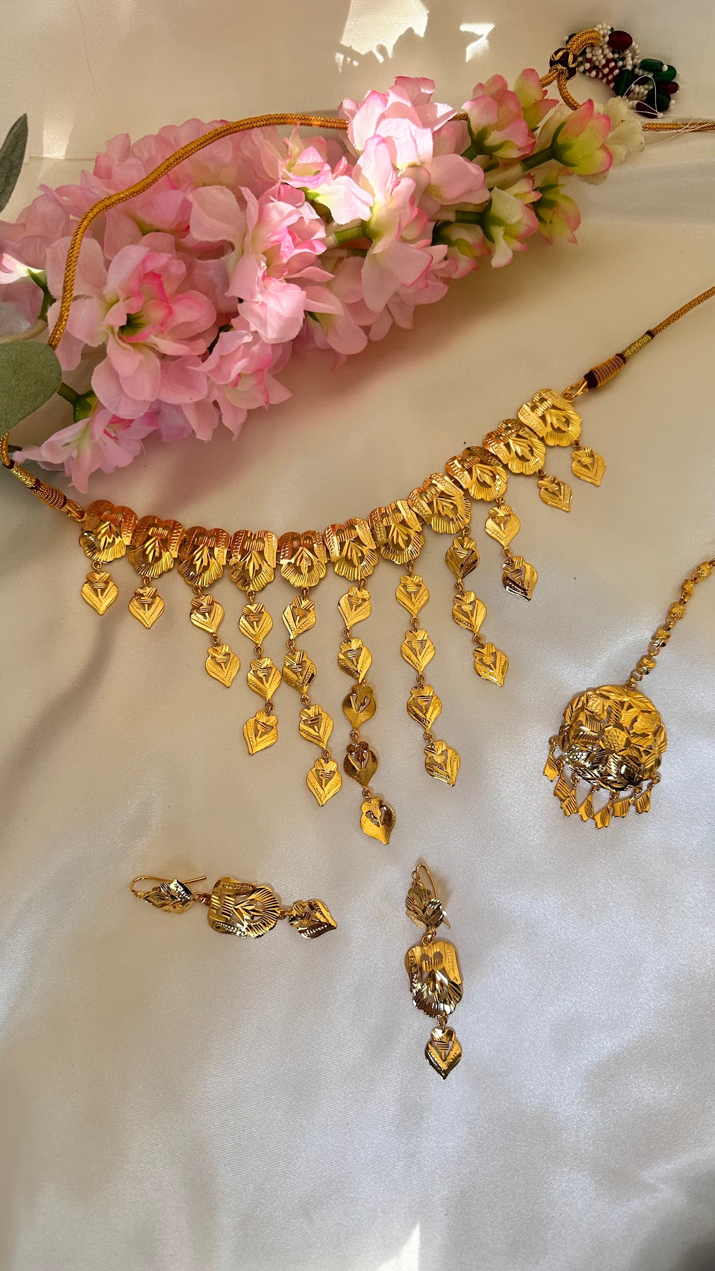 Gold plated choker set sandookh jhalar