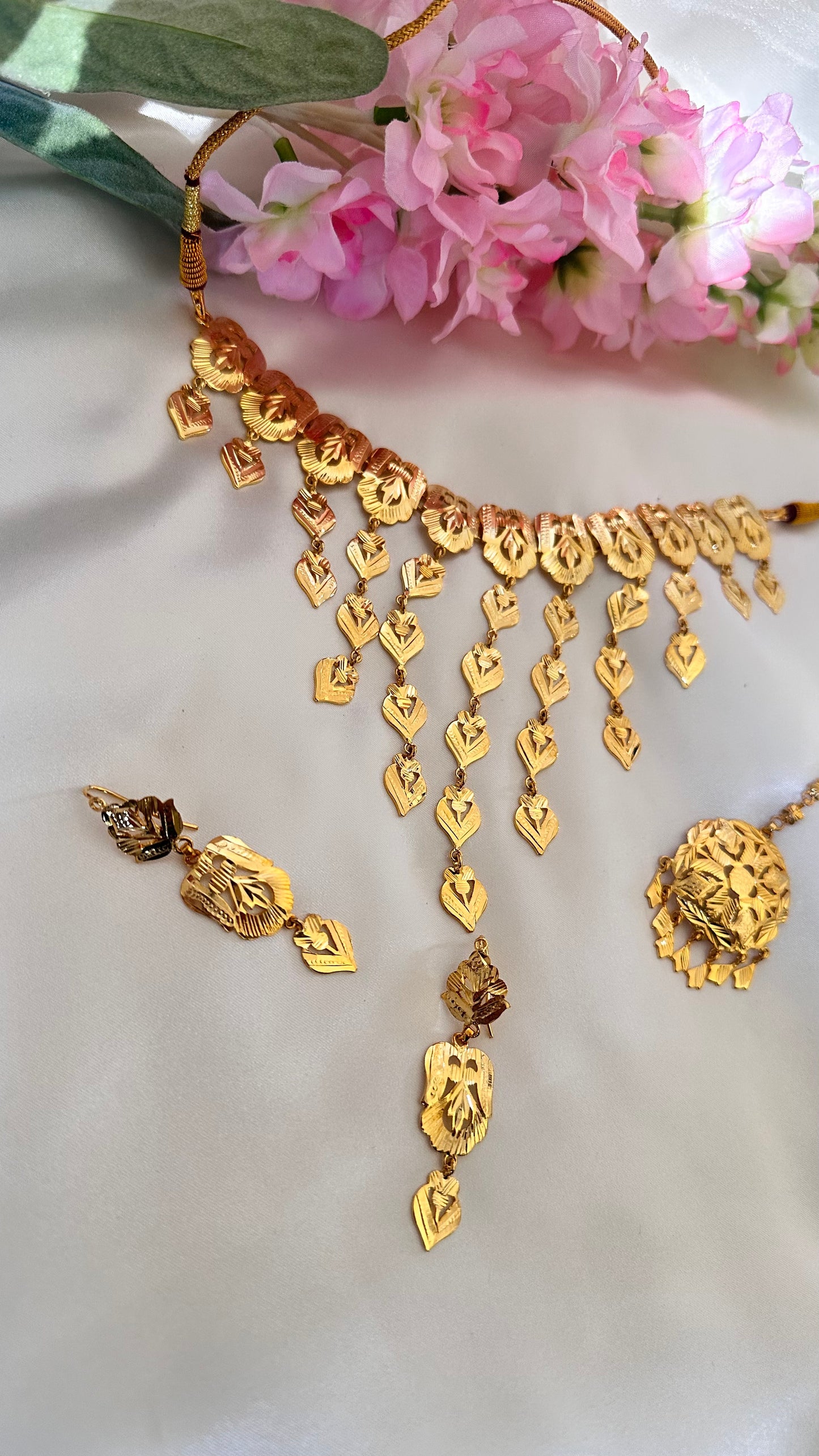 Gold plated choker set sandookh jhalar
