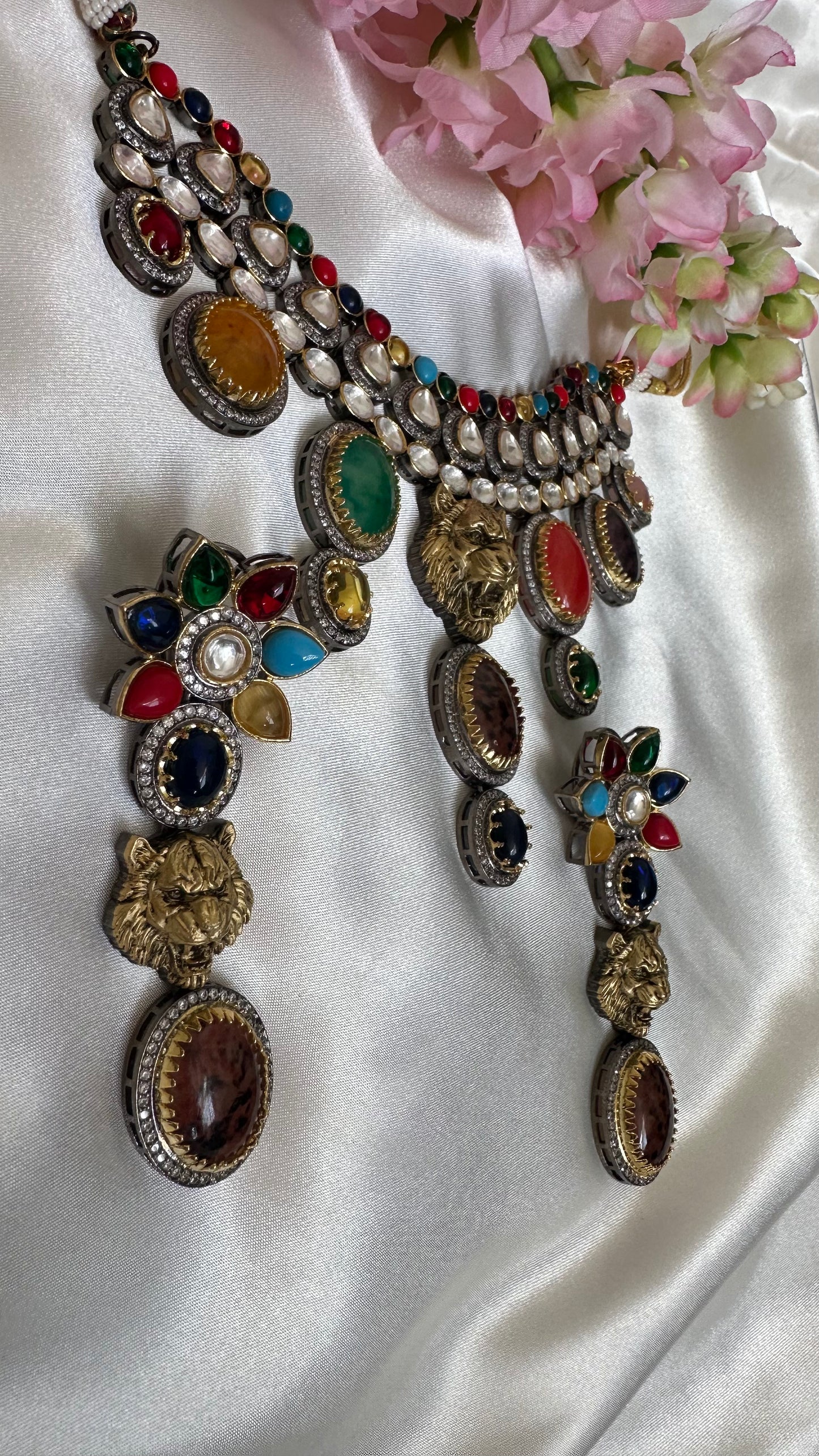 sabyasachi inspireduncut kundan choker