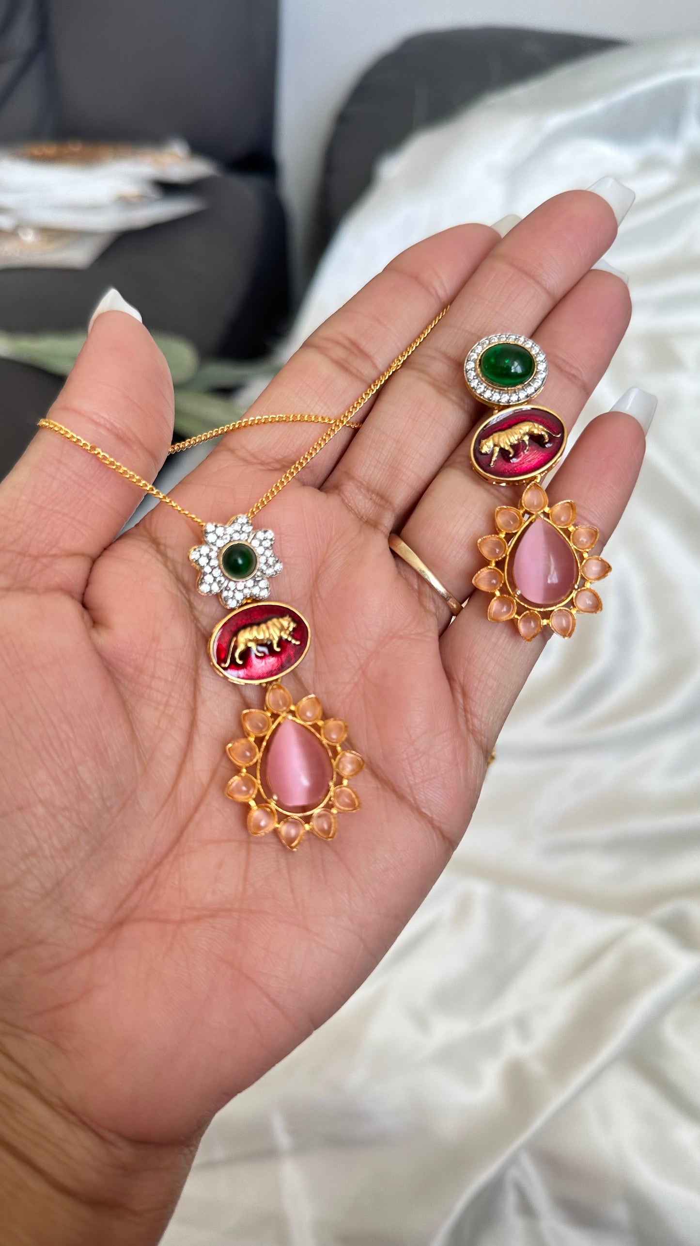 Sabyasachi inspired Pendant set with chain and earrings necklace