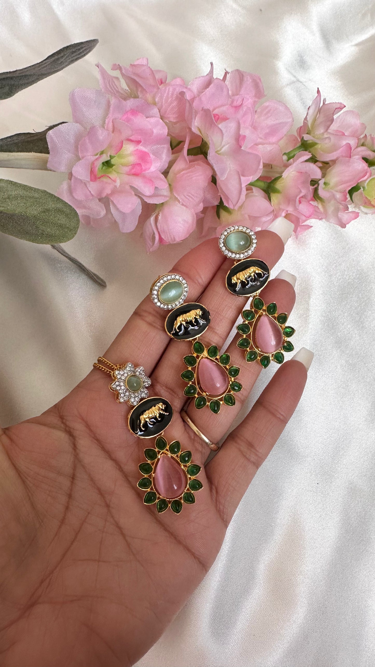 Sabyasachi inspired Pendant set with chain and earrings necklace