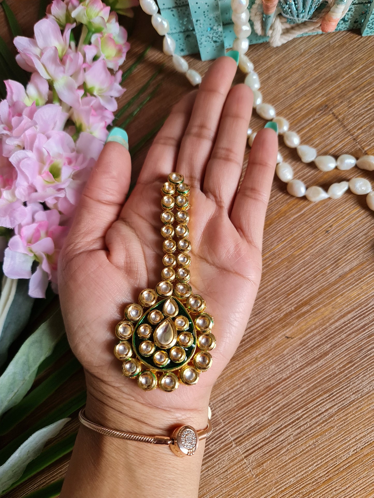 Kundan oversized tikka