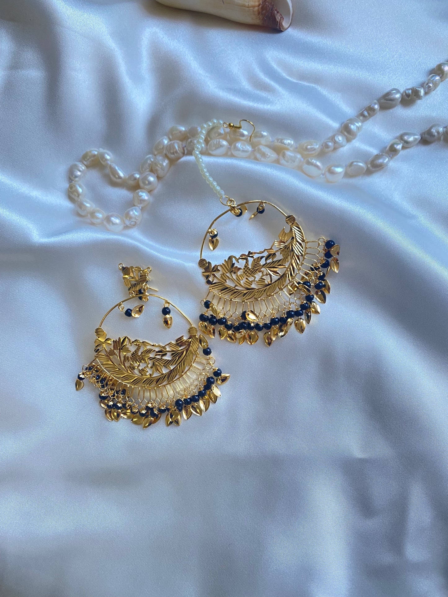 pippal patti light weight earring and tikka