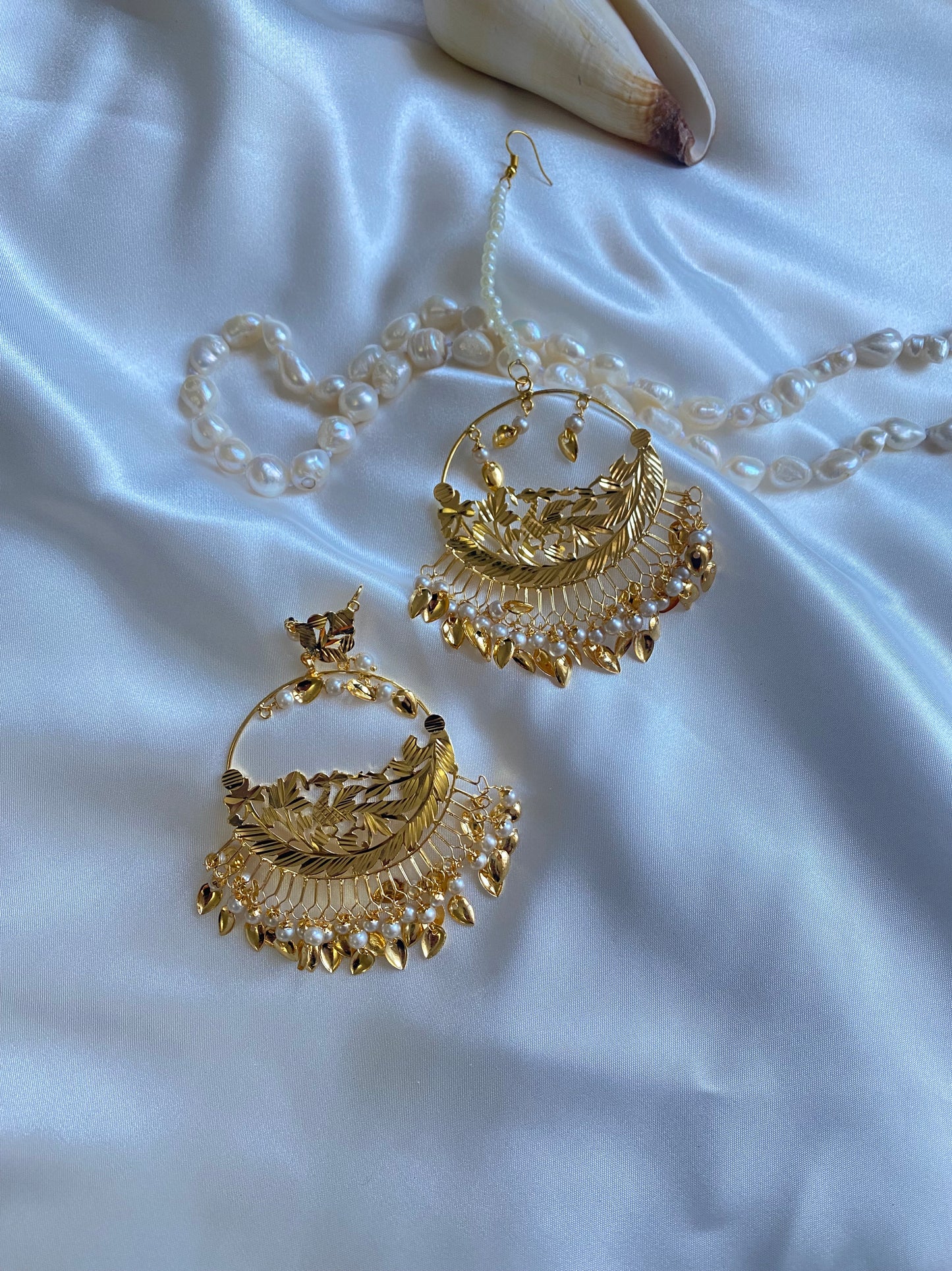 pippal patti light weight earring and tikka
