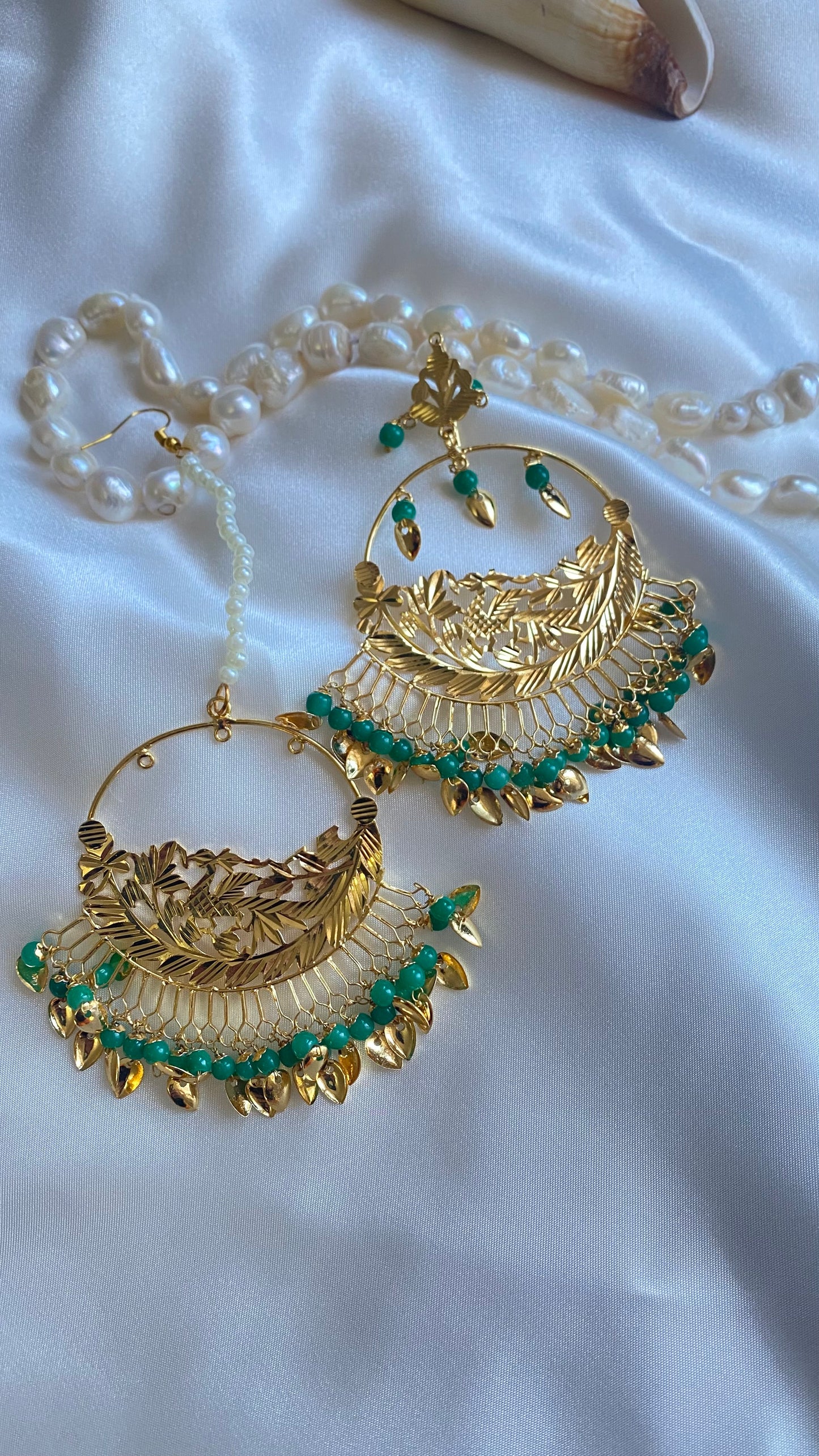pippal patti light weight earring and tikka