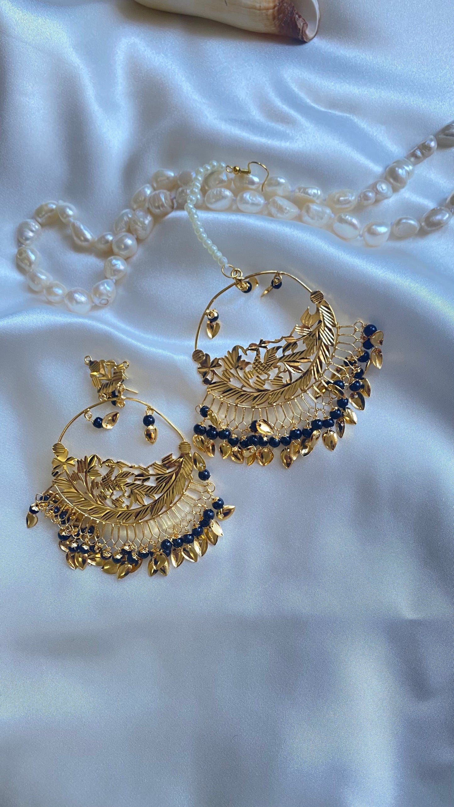 pippal patti light weight earring and tikka