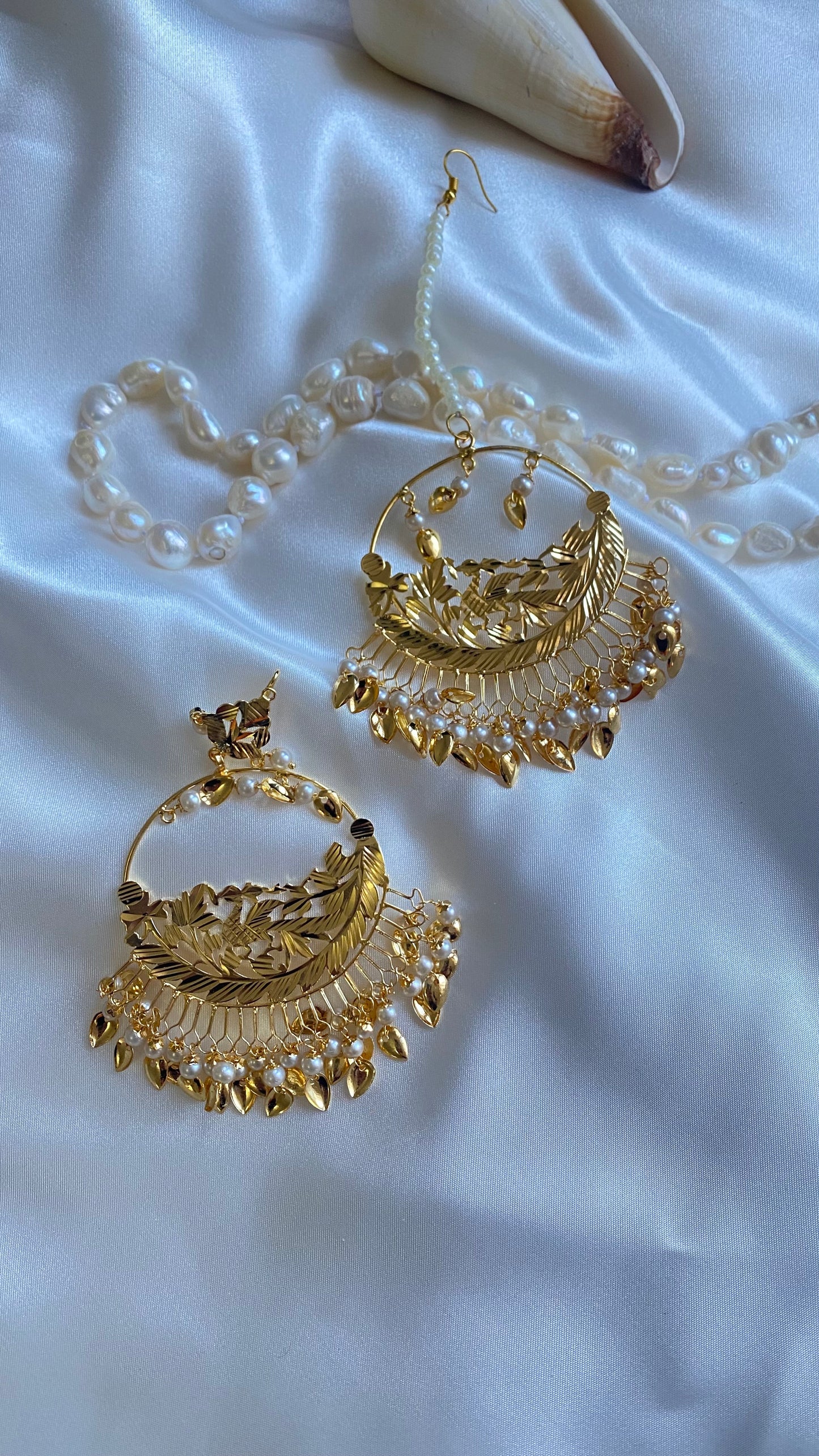 pippal patti light weight earring and tikka