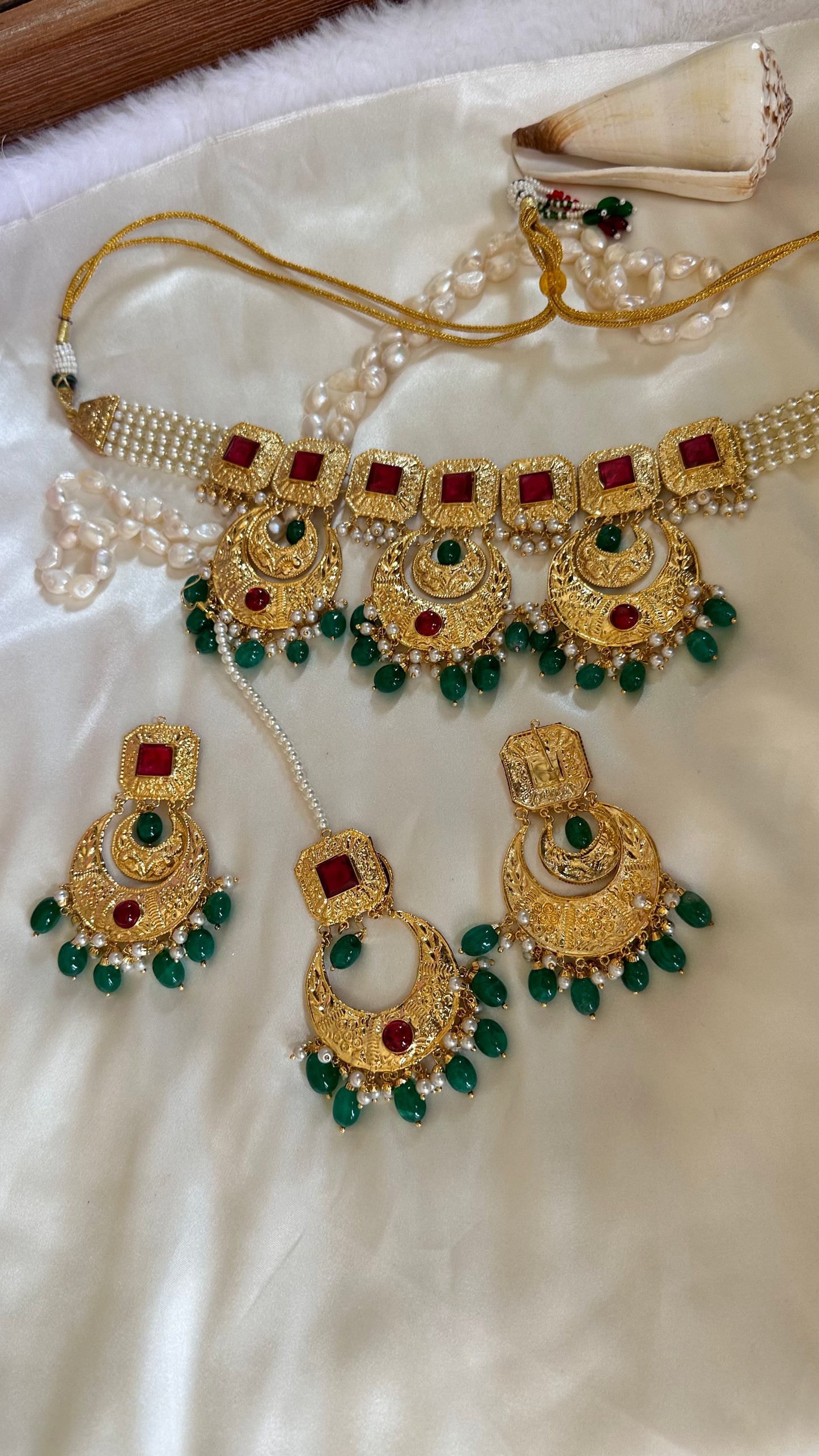 Traditional punjabi gold finish choker set sandookh perfect for bride