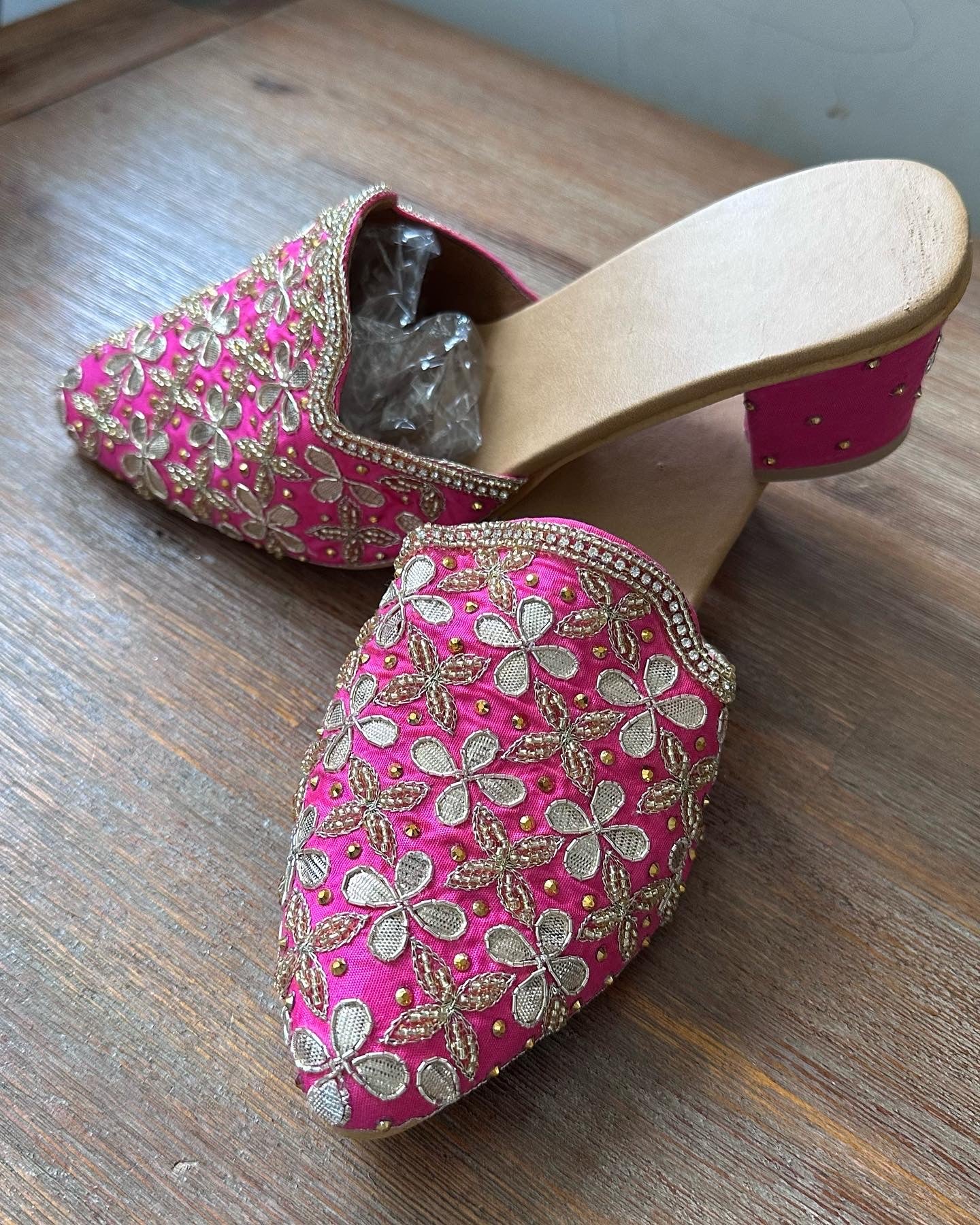 Raani pink heel jutti Women