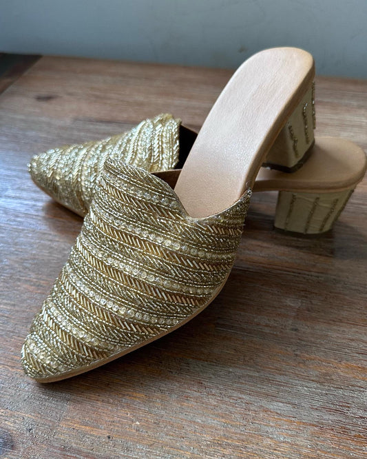 Golden heel jutti Women