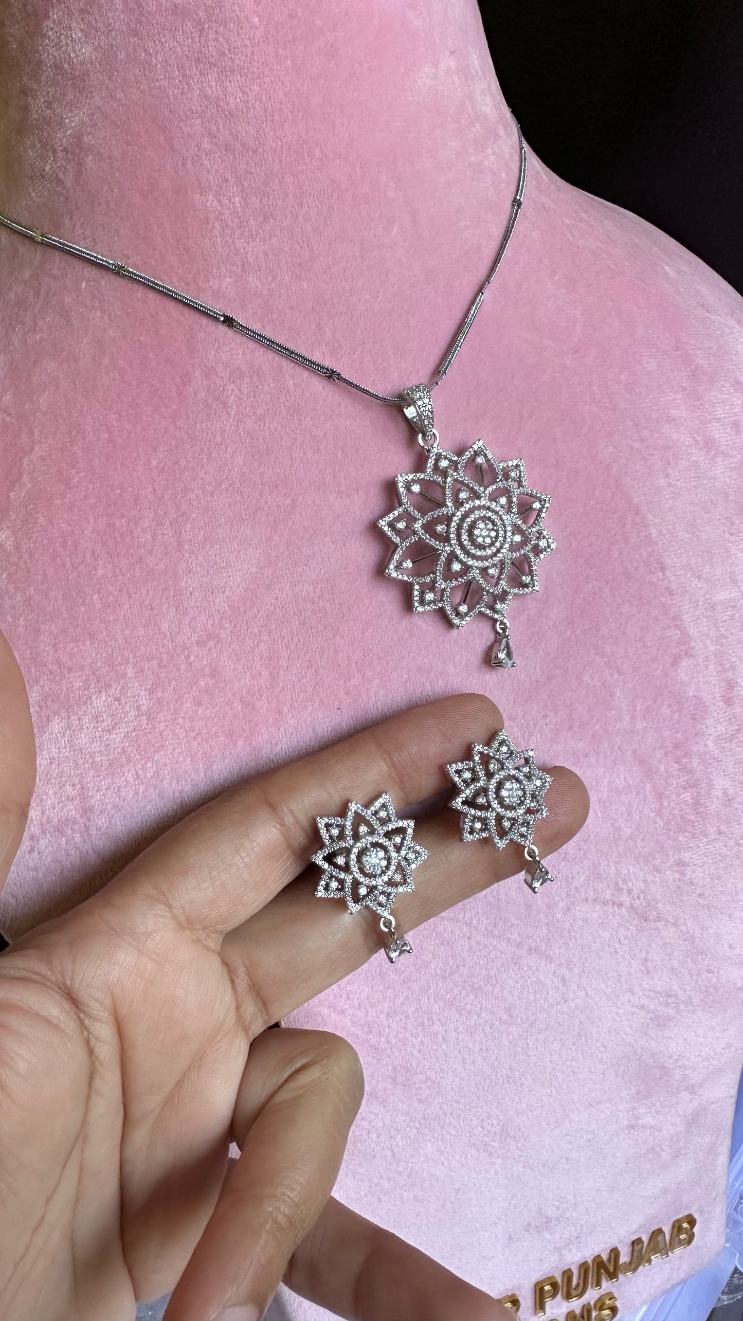 American diamond pendant with studs