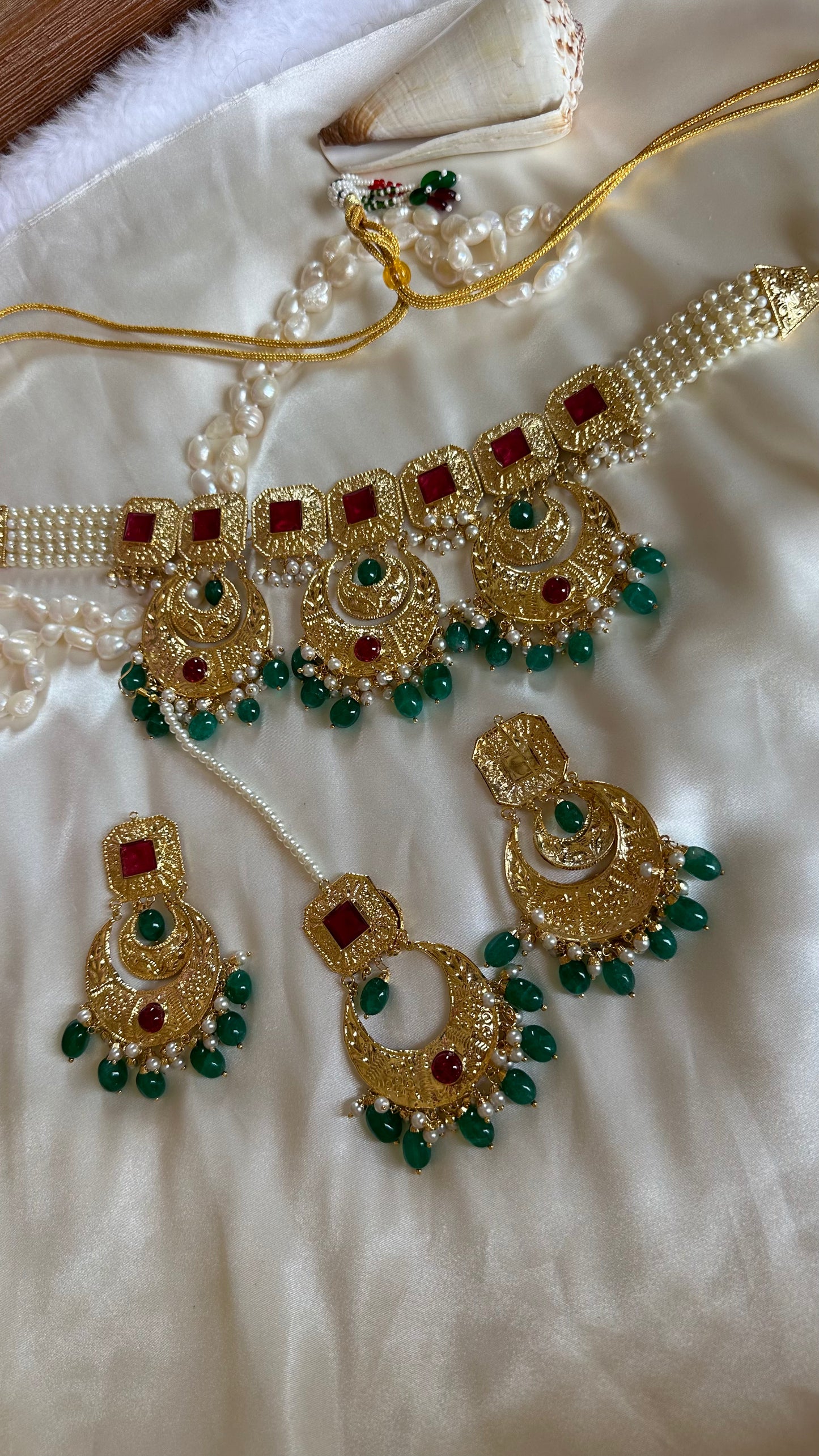 Traditional punjabi gold finish choker set sandookh perfect for bride