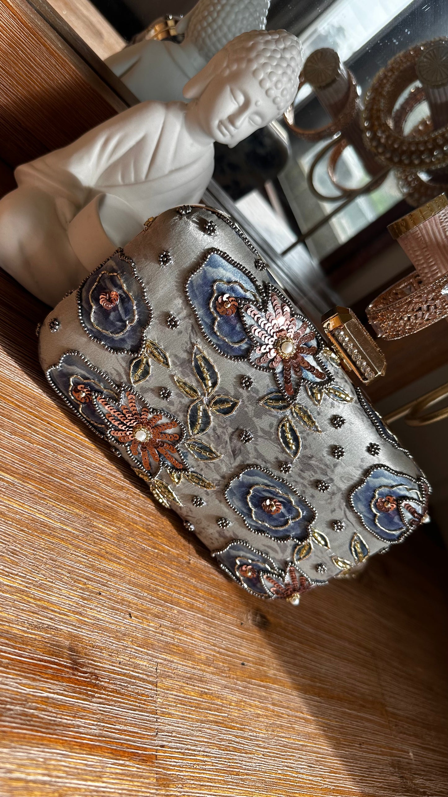 Clutch bag grey