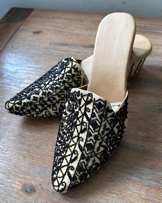 black heel jutti Women