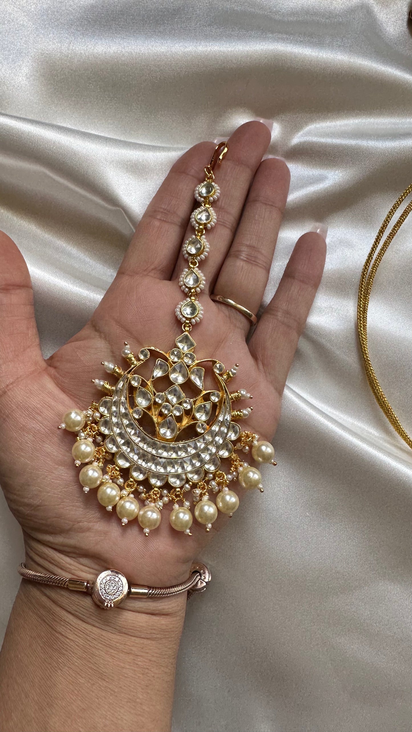 pachi kundan golden tikka