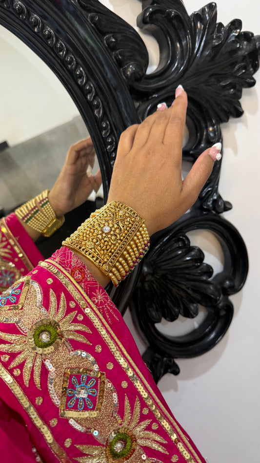 Gold-plated bahi bracelet Sandookh Collection