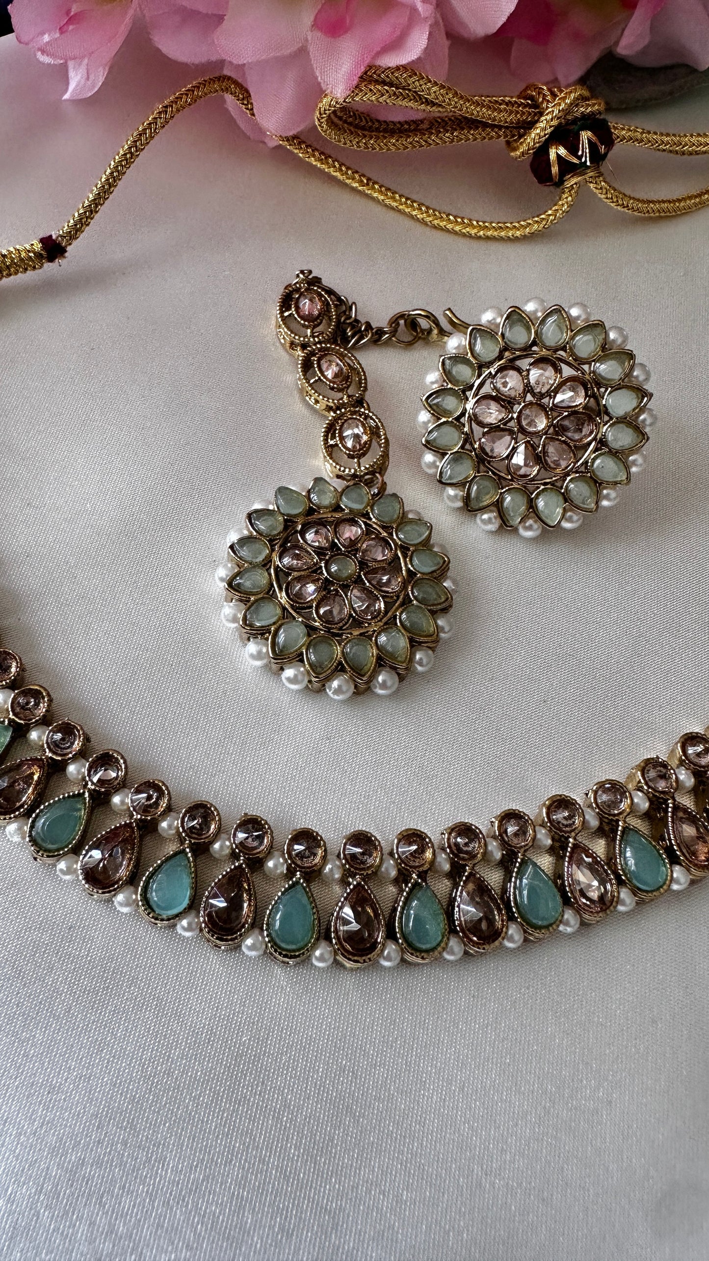 Polki necklace with studs and tikka