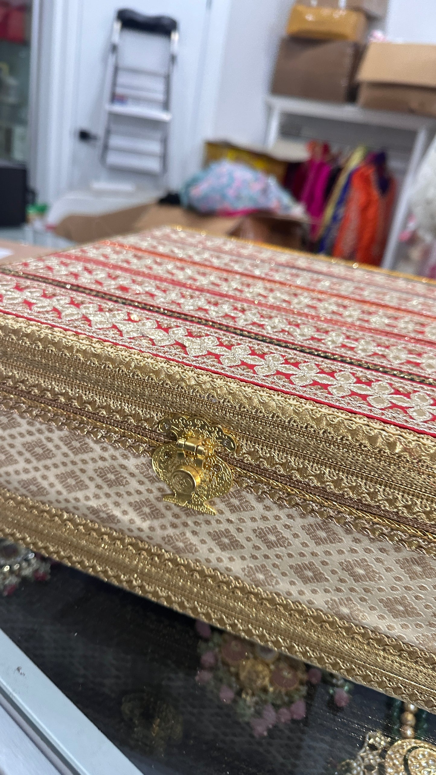 Jewellery box or karva thaali box