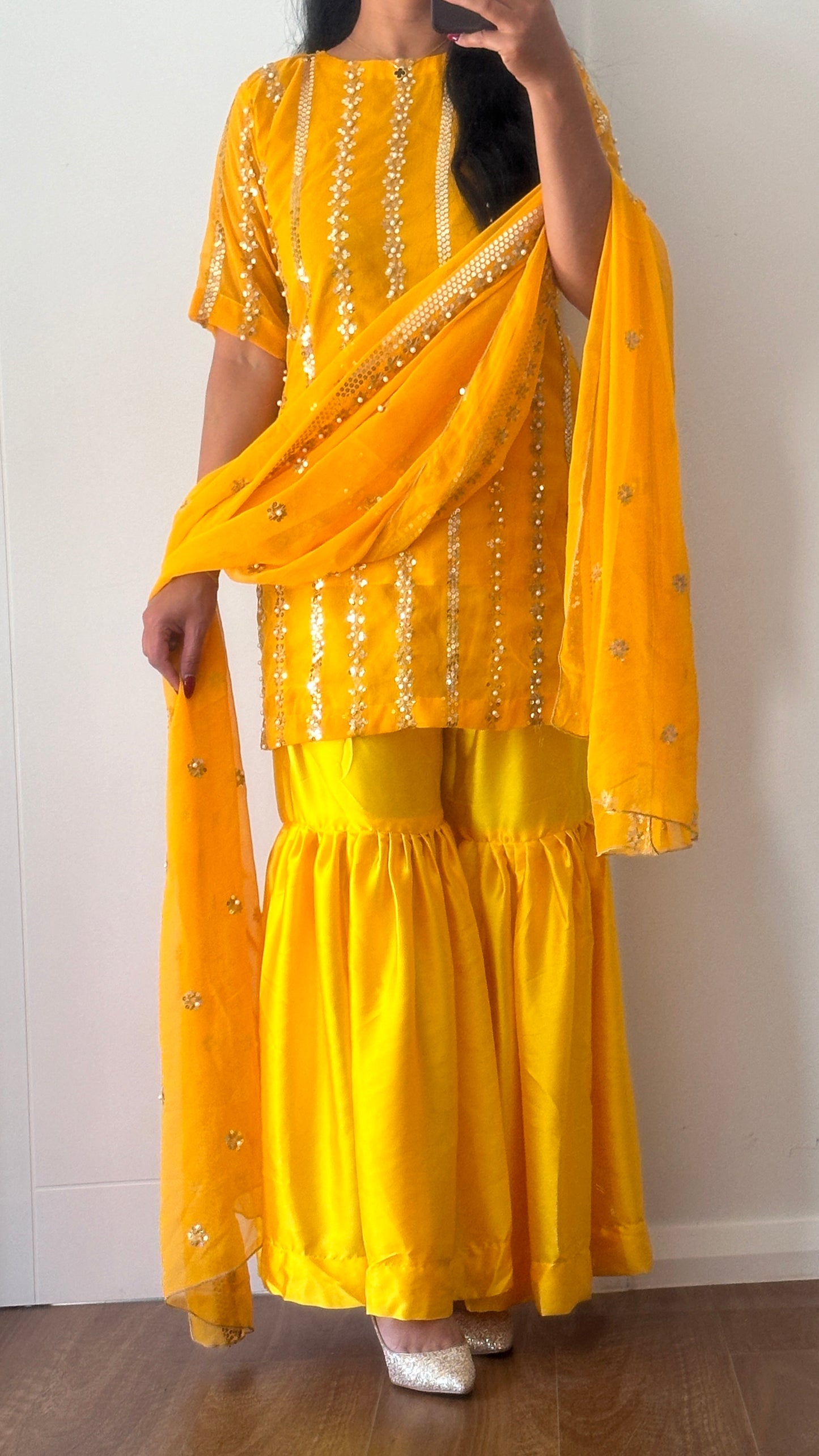 Pakistani shifon outfit with dupatta and bottom