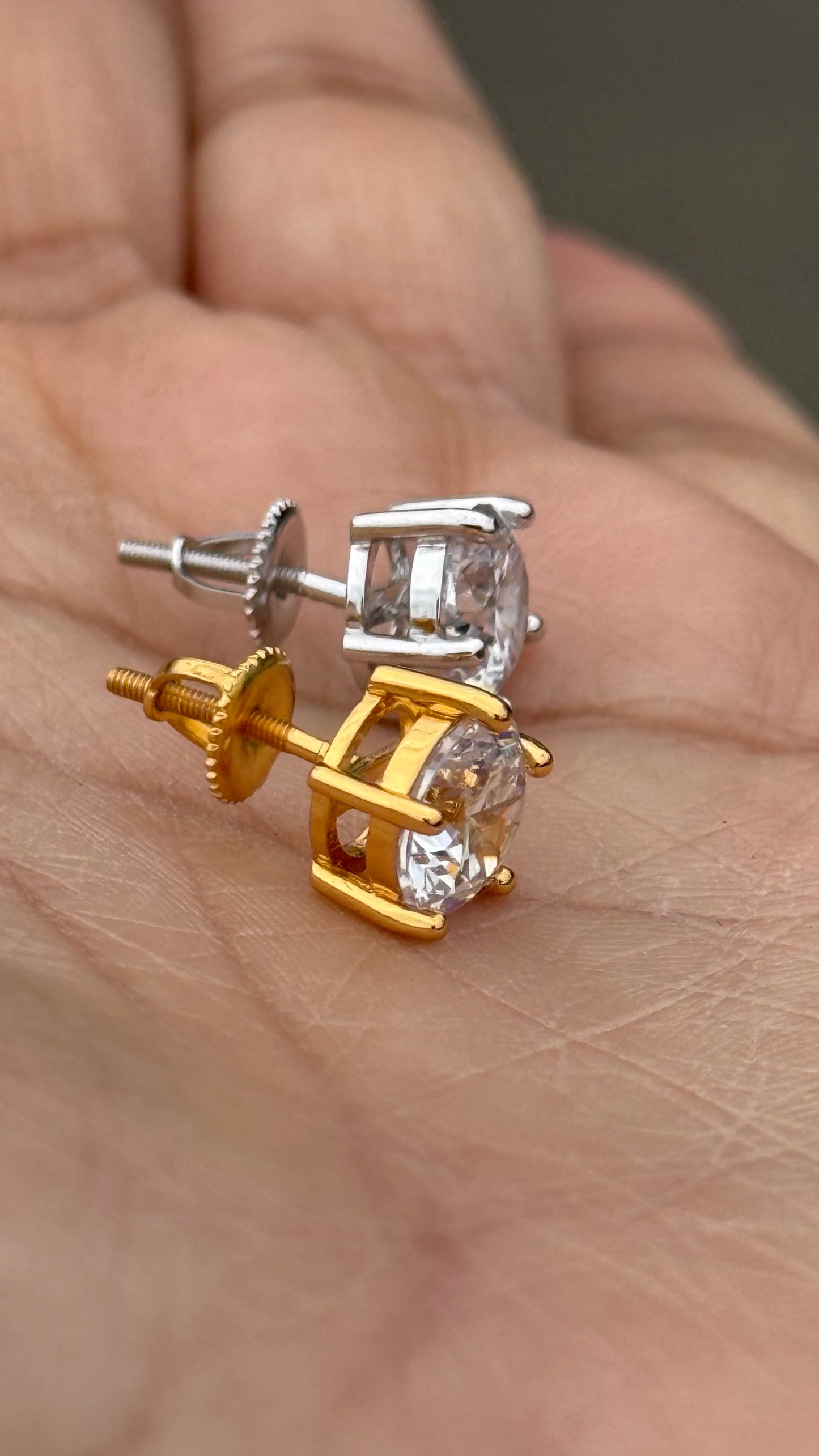 Premium studs gold look