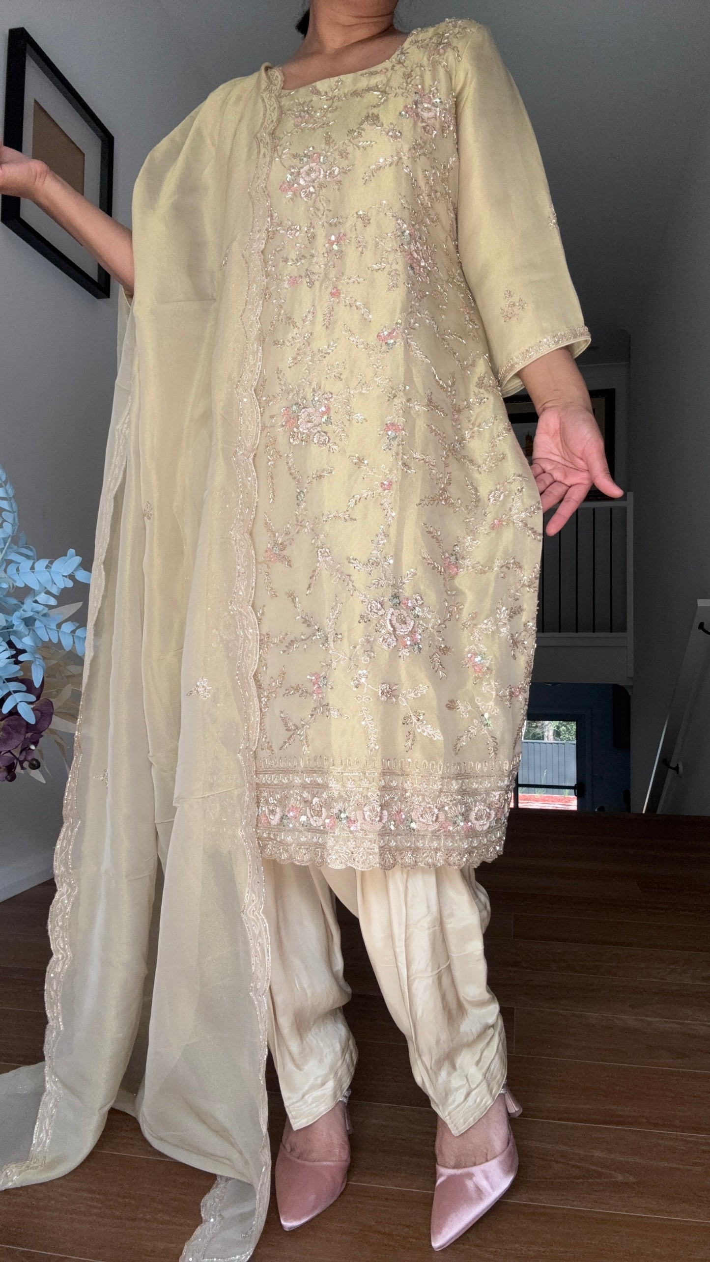 Salwar suit
