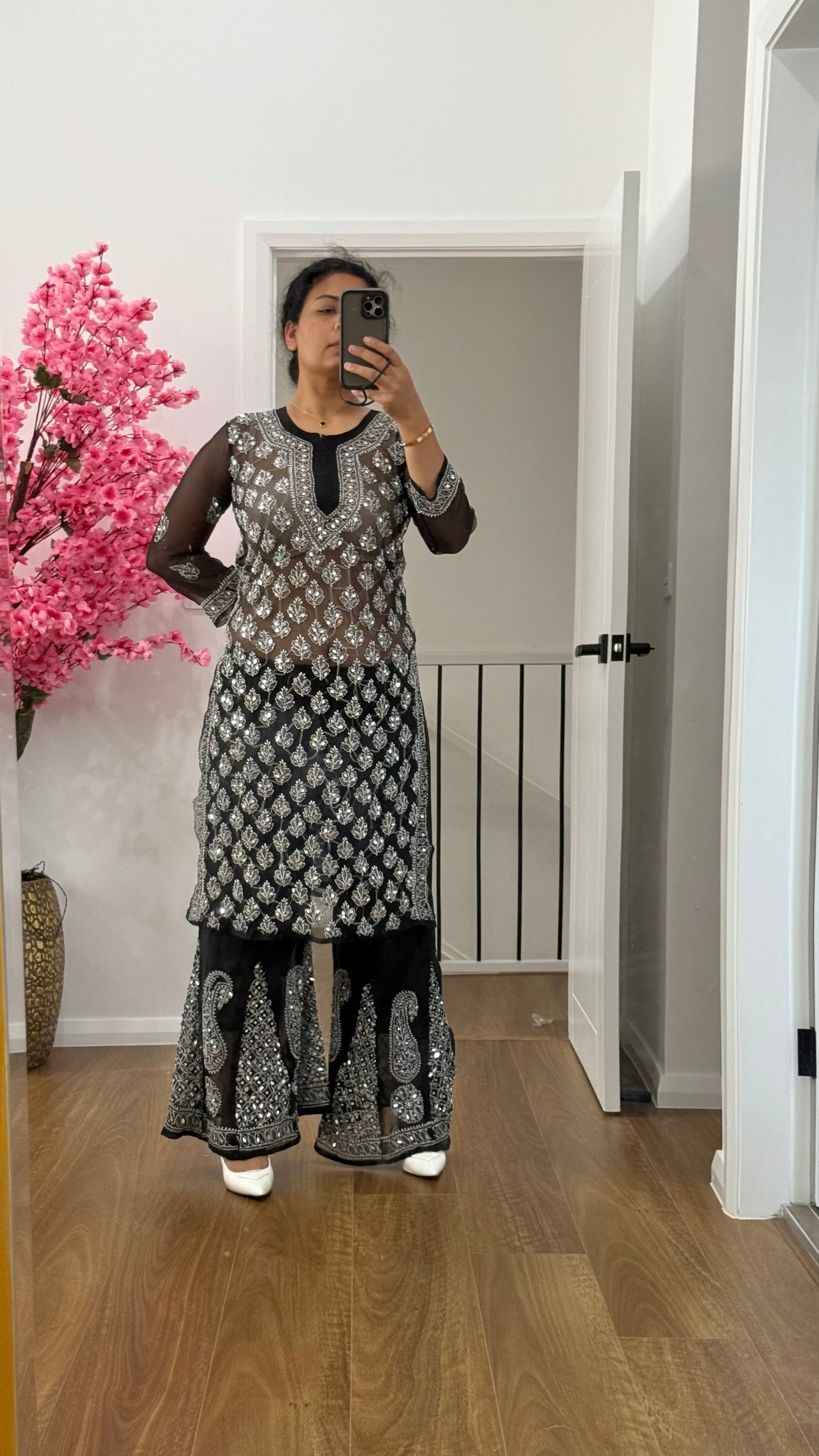 chikankari black kurti set / Indian kurta set/ Indian Outfit/ Chikankari black kurti set, traditional Indian outfit with intricate embroidery, perfect for casual and festive occasions. Indian kurta set suitable for elegant styling