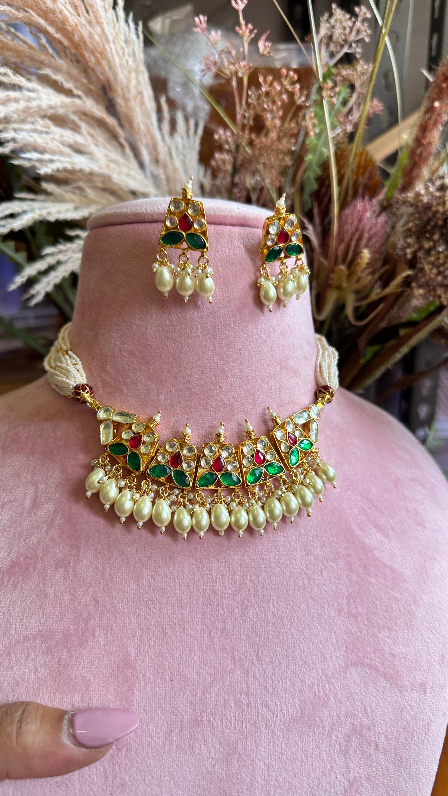 Pachi kundan choker or necklace with studs