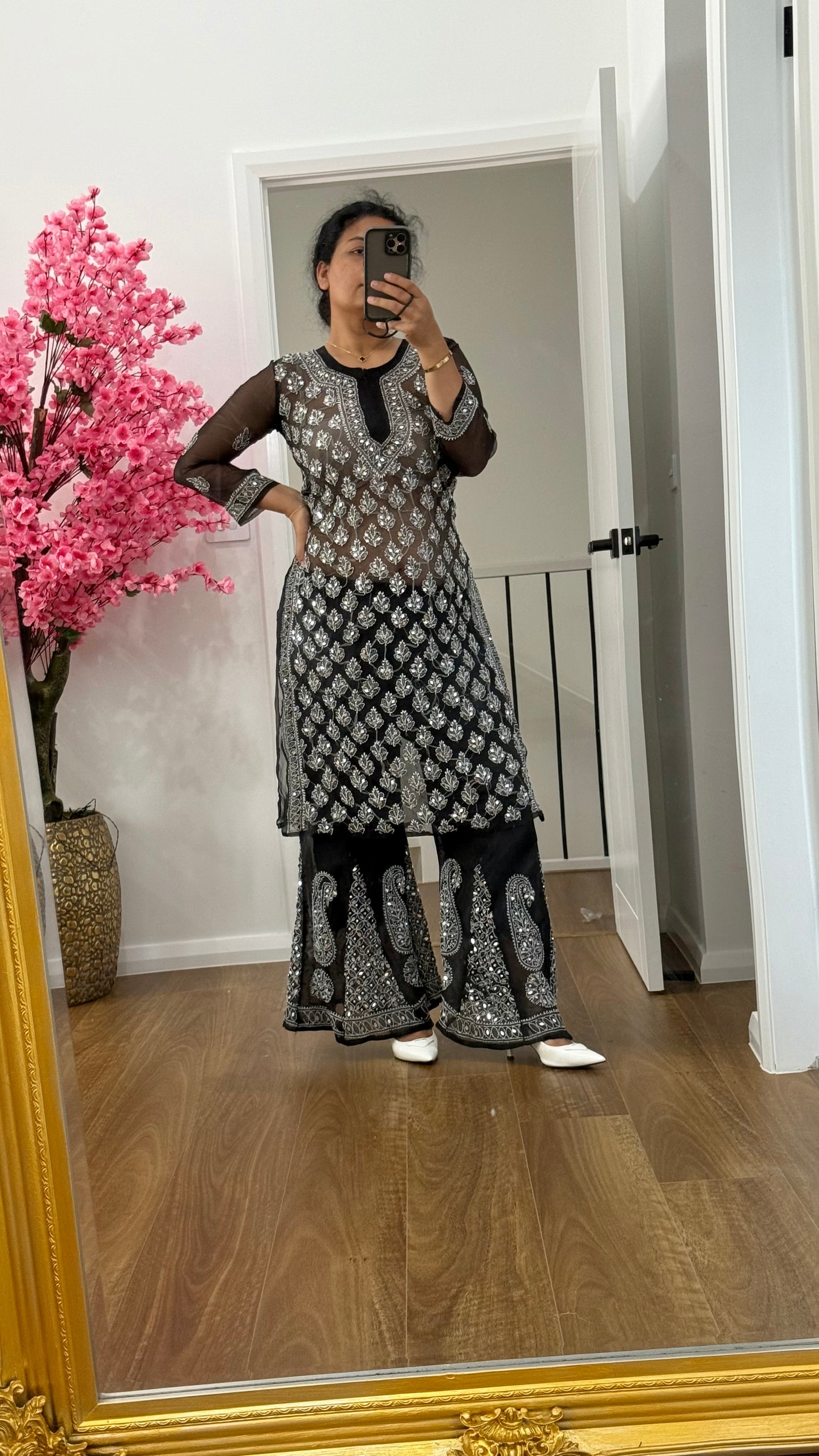 chikankari black kurti set / Indian kurta set/ Indian Outfit/ Chikankari black kurti set, traditional Indian outfit with intricate embroidery, perfect for casual and festive occasions. Indian kurta set suitable for elegant styling