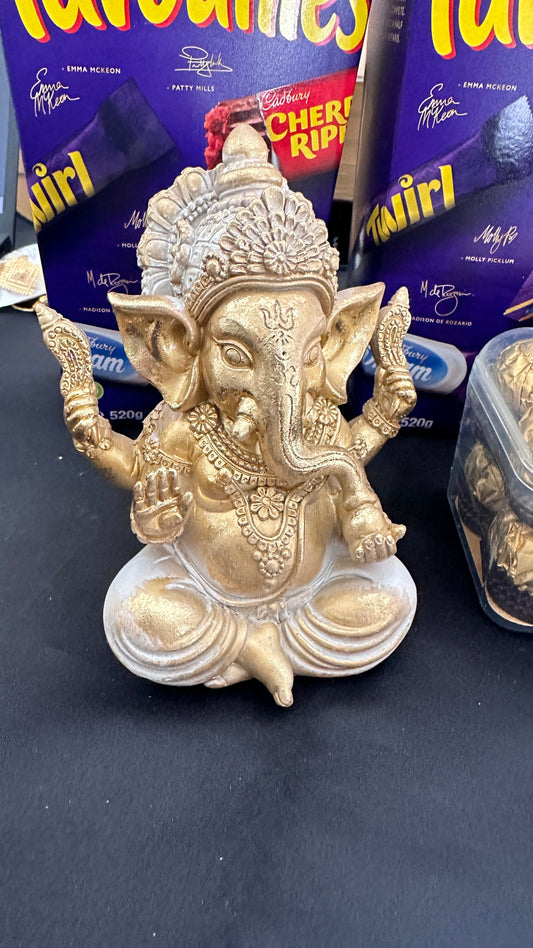 Ganesha statue for rakhi gift