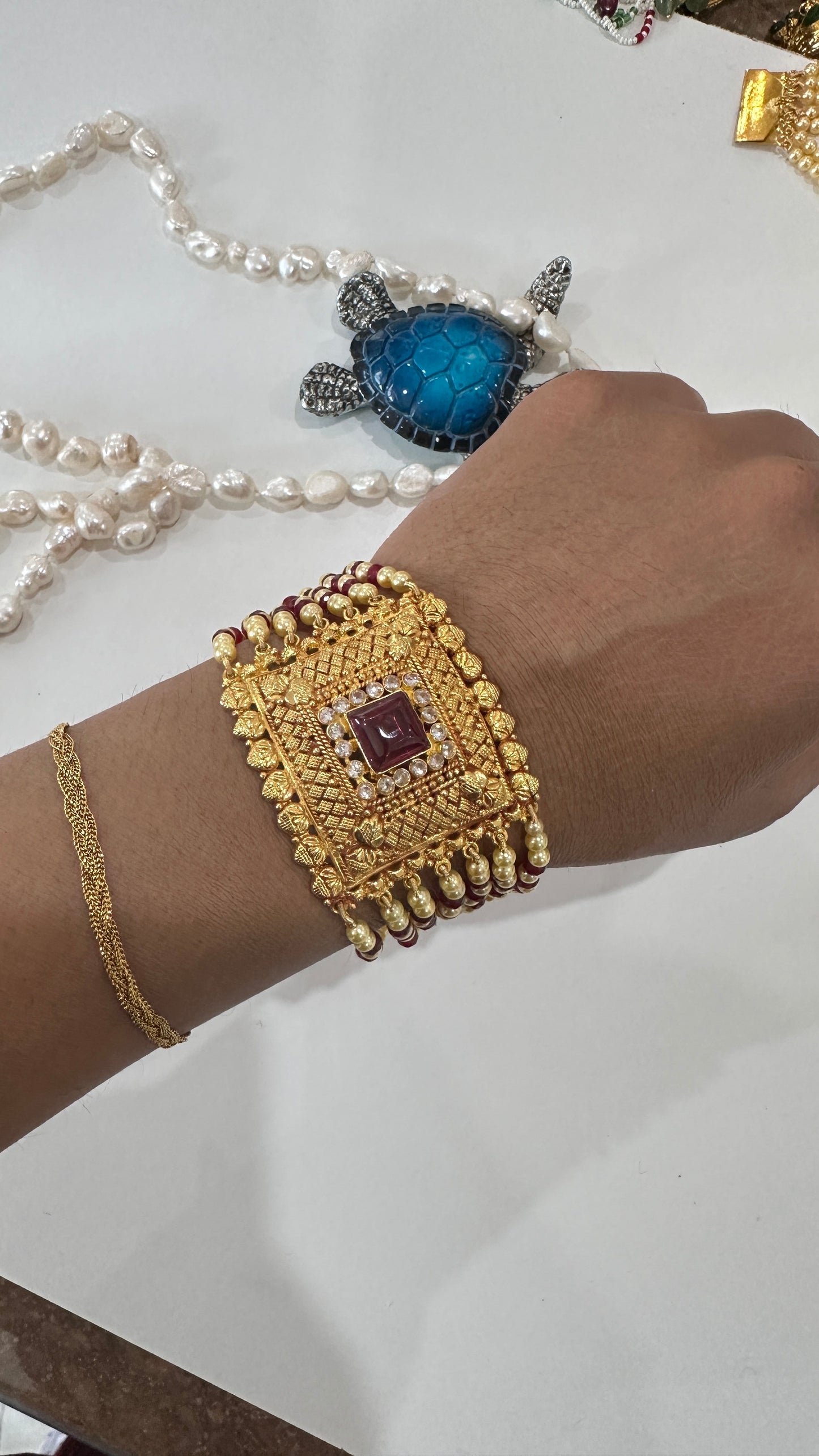 Gold-plated bahi bracelet Sandookh Collection