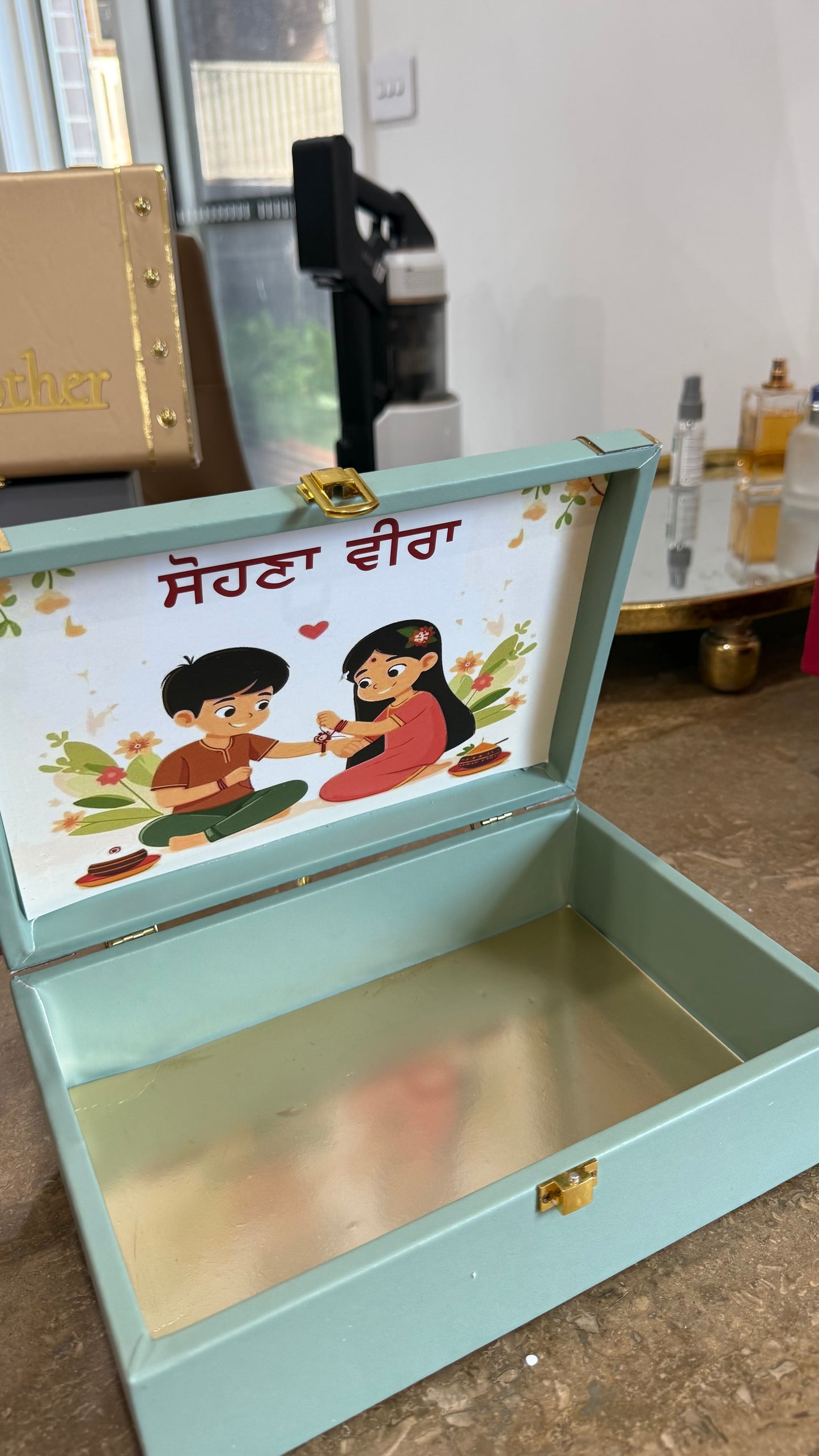 rakhi gift hamper empty box