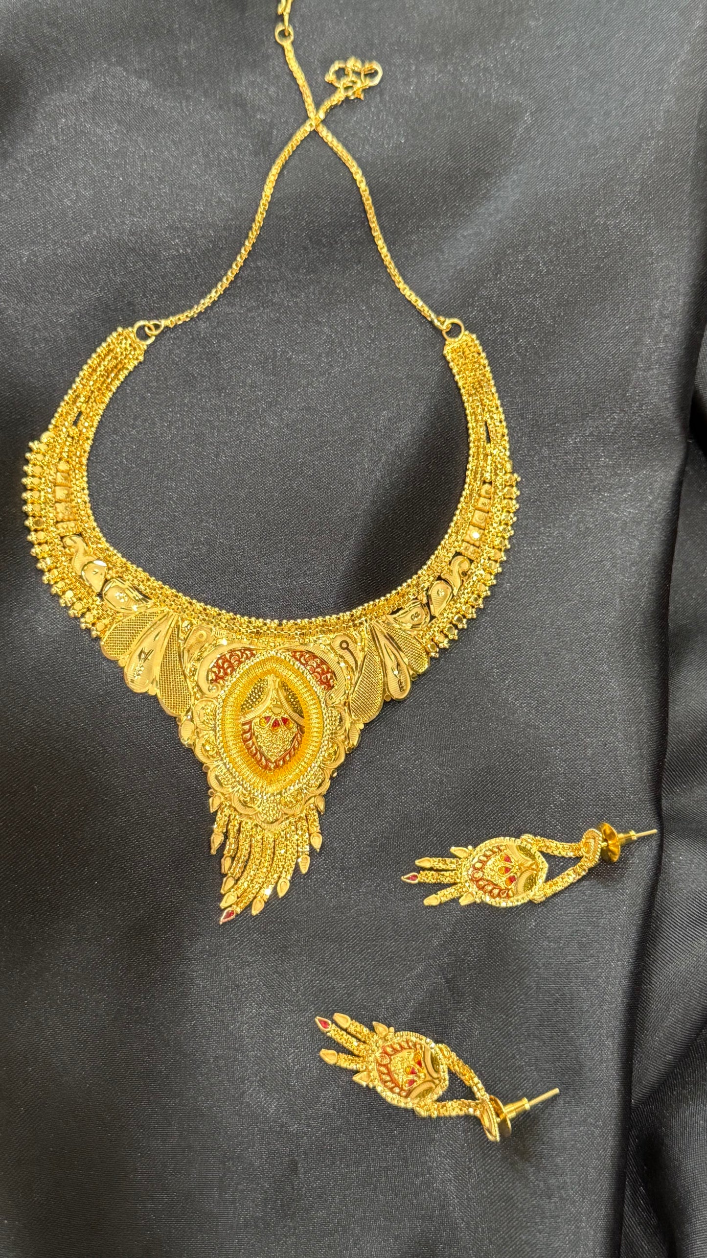 Gold plated necklace with earrings