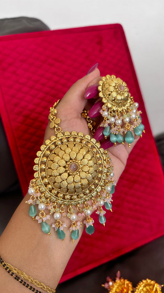 Gold plated tikka and studs