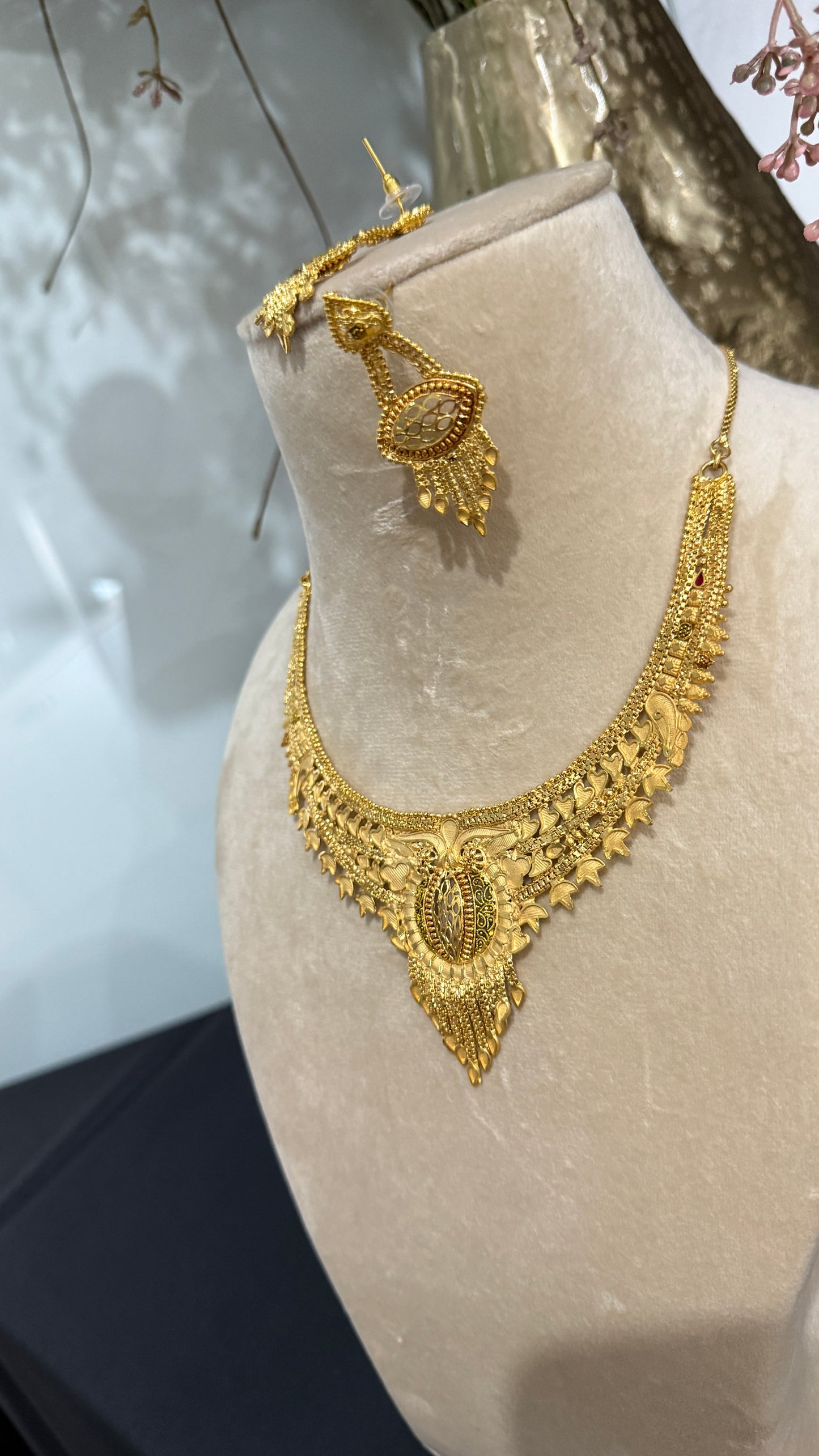 gold look Necklace Sandookh collection